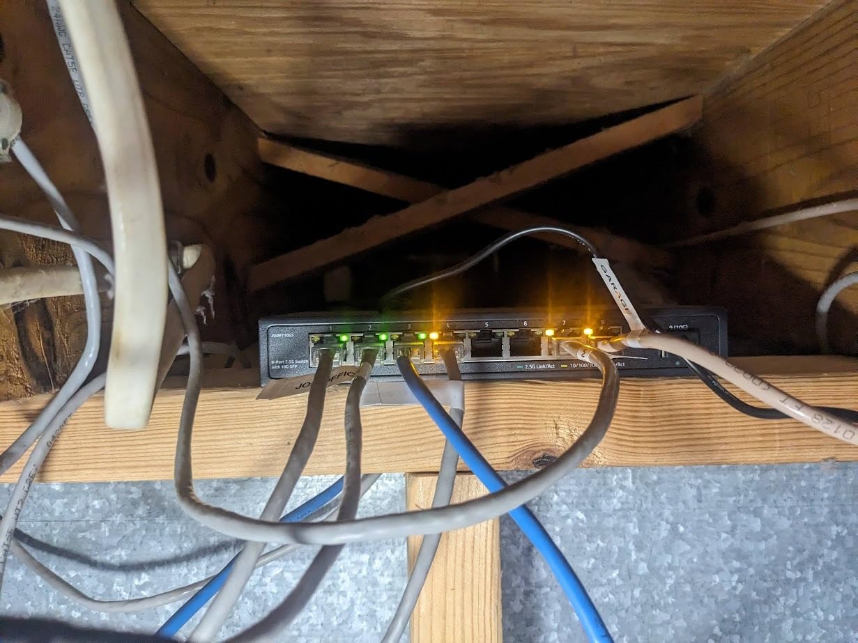 8 Port 2.5G Managed Switch, 8 x 2.5Gbps Base-T Ports and 10G SFP+ Slot, Support LACP/QOS/VLAN/IGMP, Mini Metal Fanless 2.5Gb YuLinca Easy Web Switch customer photo 1