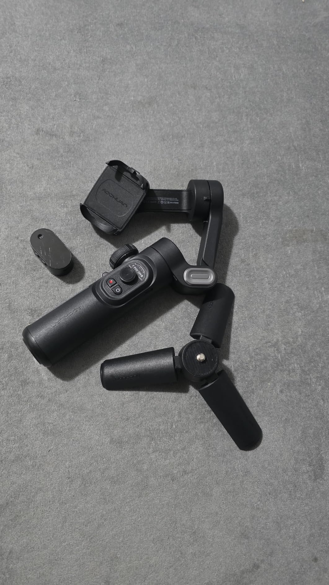 AOCHUAN XE AI Version,Gimbal Stabilizer for Smartphone,NO APP AI Tracking, Gesture Control,360°Inception Gimbal with TikTok YouTube,3-Axis Foldable Handheld Tripod for iPhone& Android,Black customer photo 1