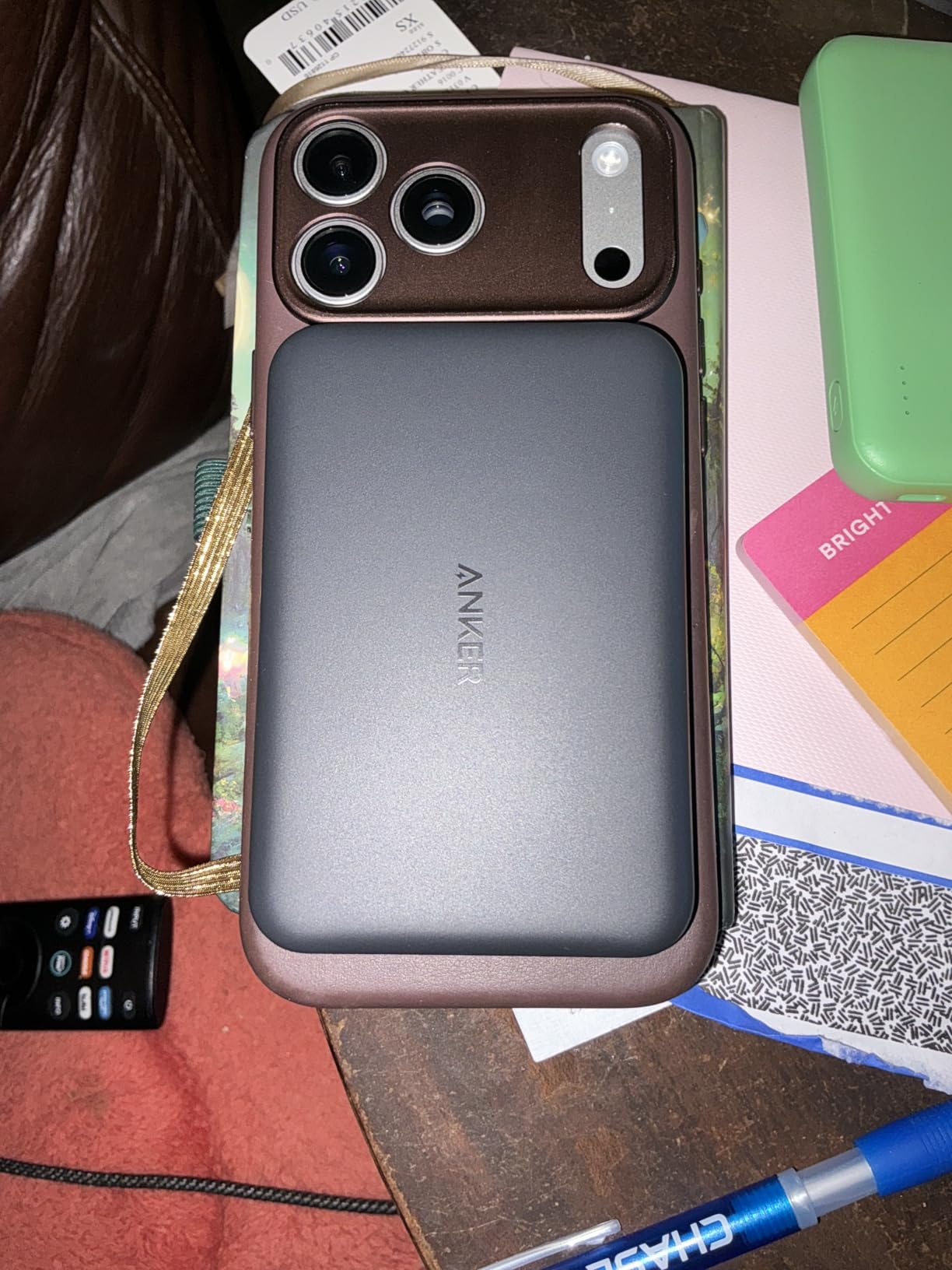 Anker MagGo Power Bank, 10,000mAh Qi2-Certified 15W Portable Charger | Slim and Fast MagSafe-Compatible Battery Pack, Ergonomic Design, for iPhone 16 /15 /14 /13 Series and More customer photo 1