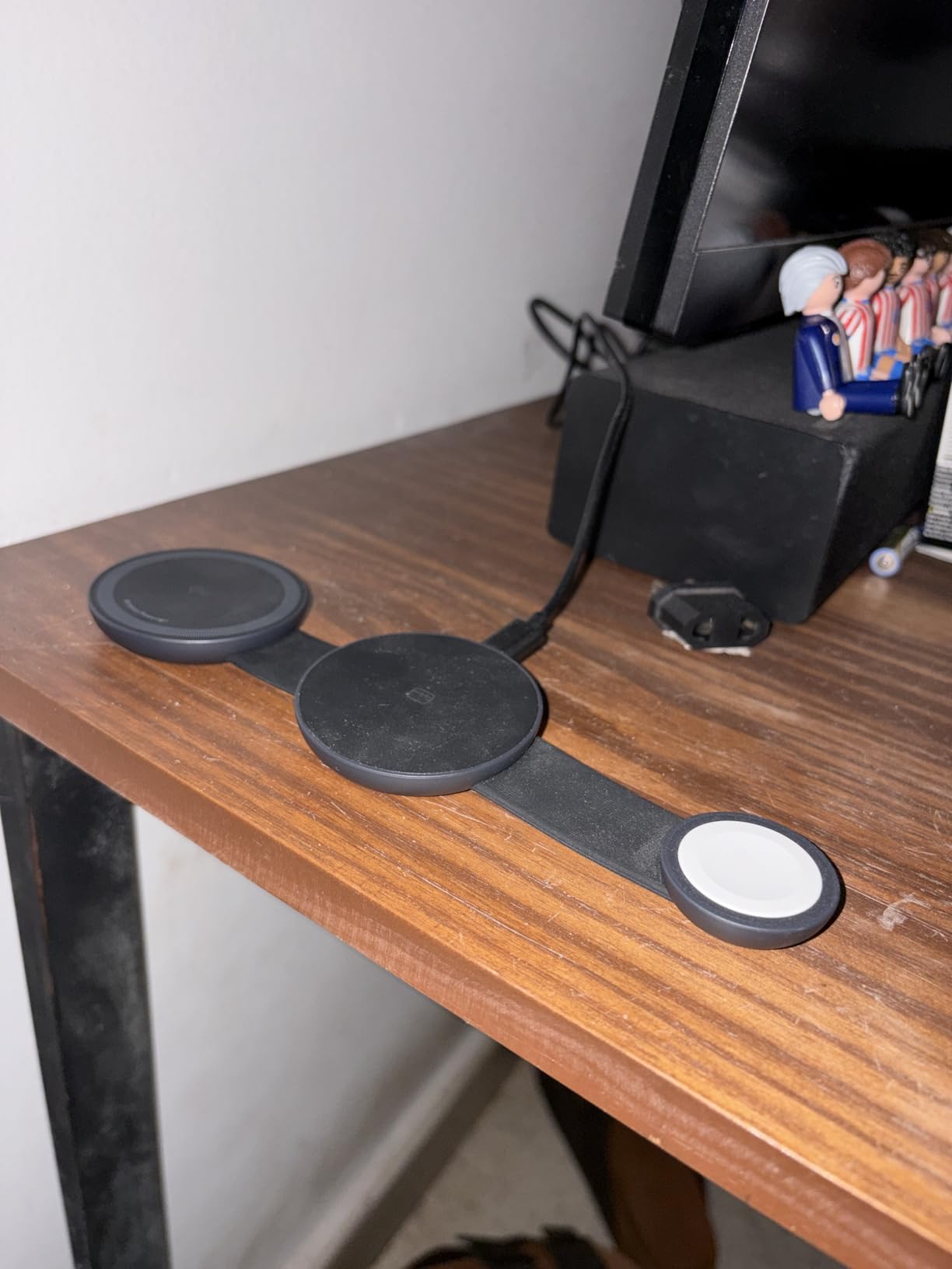 Anker MagGo UFO 3-in-1 MagSafe Compatible Qi2 15W Charging Station | Foldable Travel Design, Wireless Pad for iPhone 17 / 16 Series, AirPods, Apple Watch, and More (Not a Power Bank) customer photo 1