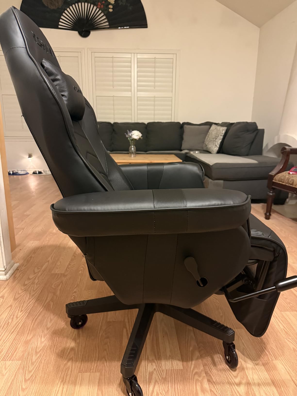 RESPAWN 900 Gaming Recliner Chair with Footrest, Cup Holder and Swivel | Ergonomic gaming recliner with footrest, cup holder, lumbar support, 135° recline & 360° swivel for console gaming customer photo 1
