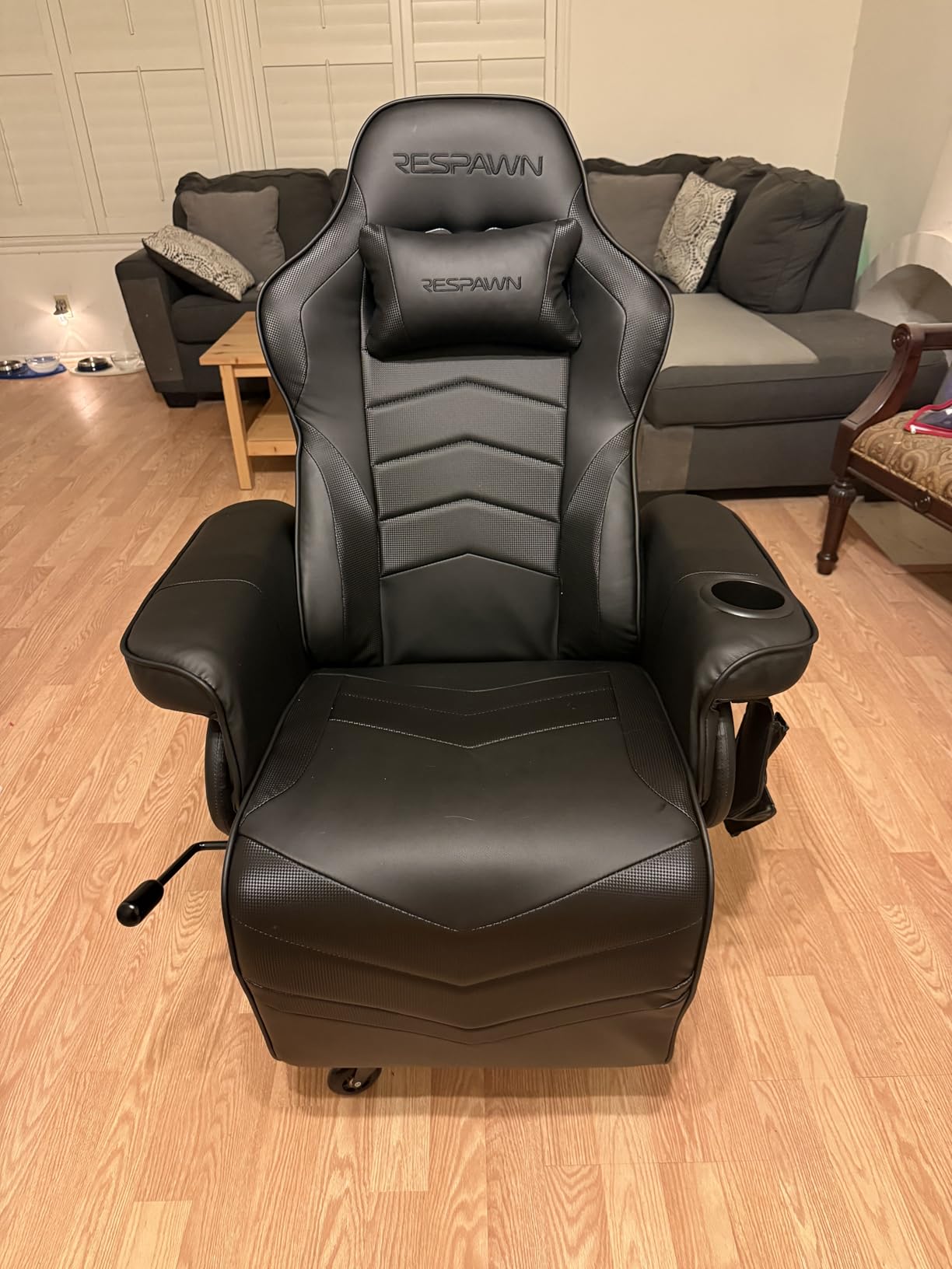 RESPAWN 900 Gaming Recliner Chair with Footrest, Cup Holder and Swivel | Ergonomic gaming recliner with footrest, cup holder, lumbar support, 135° recline & 360° swivel for console gaming customer photo 2