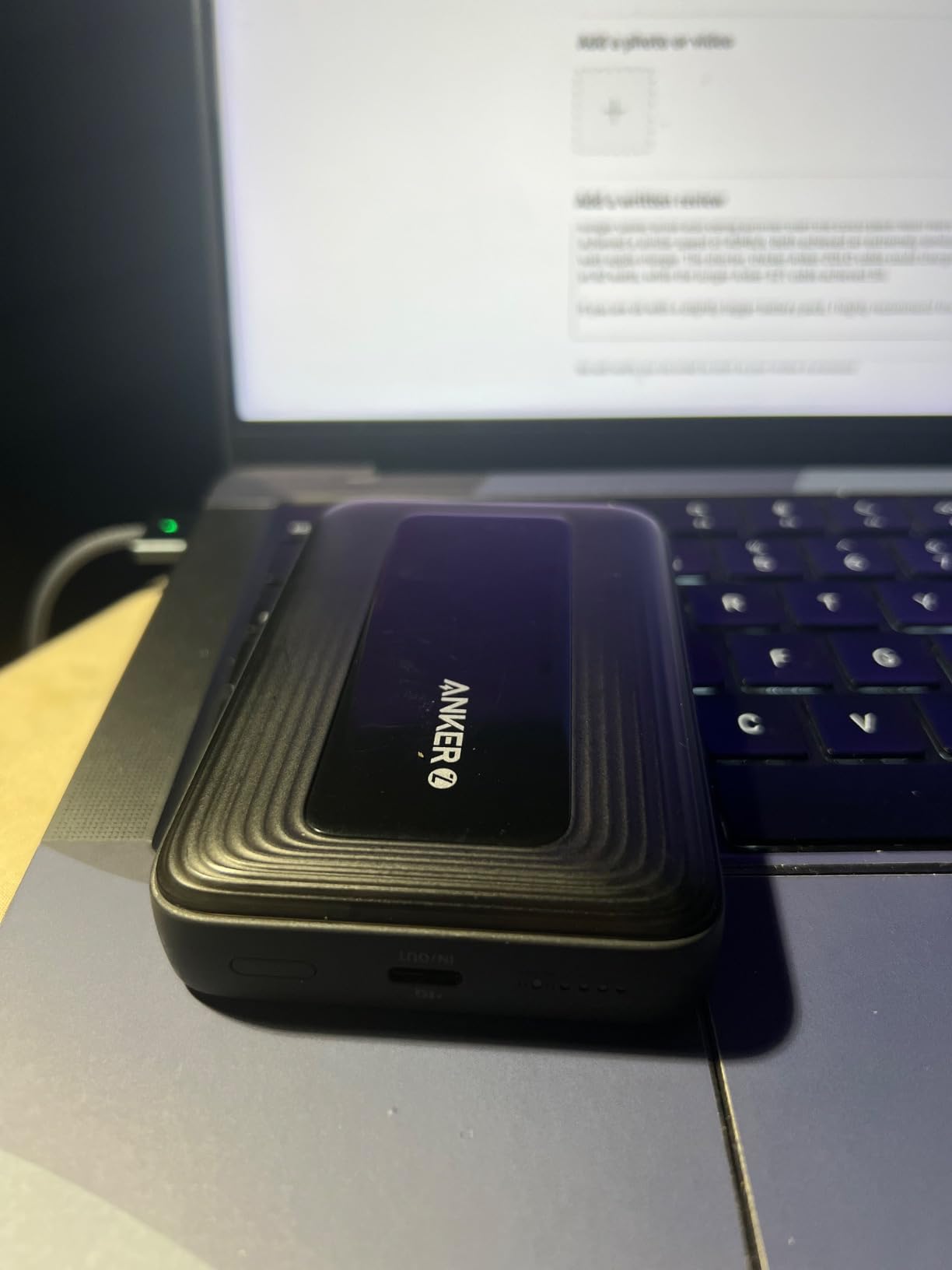 Anker Zolo Magnetic Power Bank, Compact 10,000mAh Wireless Portable Charger with 30W Max Fast Charging, Skin-Friendly and Durable Battery Pack, for iPhone 16/15/14 Series, AirPods, and More customer photo 1