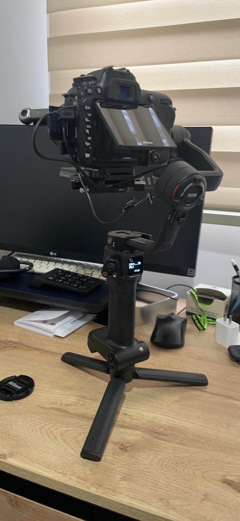 Zhiyun Crane 4E Camera Gimbal Stabilizer for Canon/Nikon/Sony with Tripod, Handheld 3 Axis DSLR Gimbal Stabilizer, Native Vertical Shooting, Video Recording, Specialty Expansion, Light Gray customer photo 2