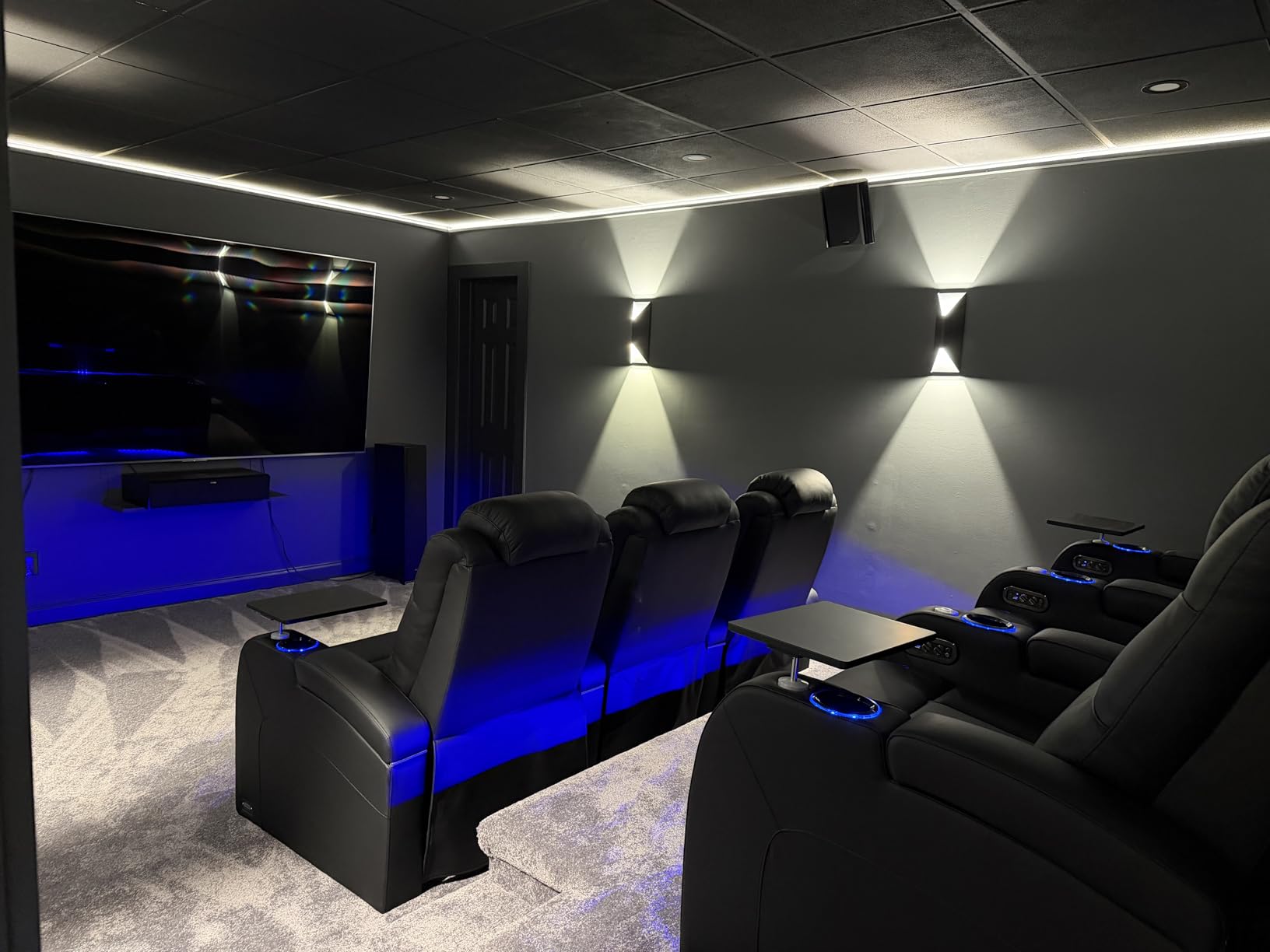 comfiroom Leather Home Theater Seating, Simple Style Dual Power Electric Headrest Game Seats Movie Theater Chairs Recliner Sofa with Type-C USB Charger (Black, Row of 4 Loveseat Middle) customer photo 2
