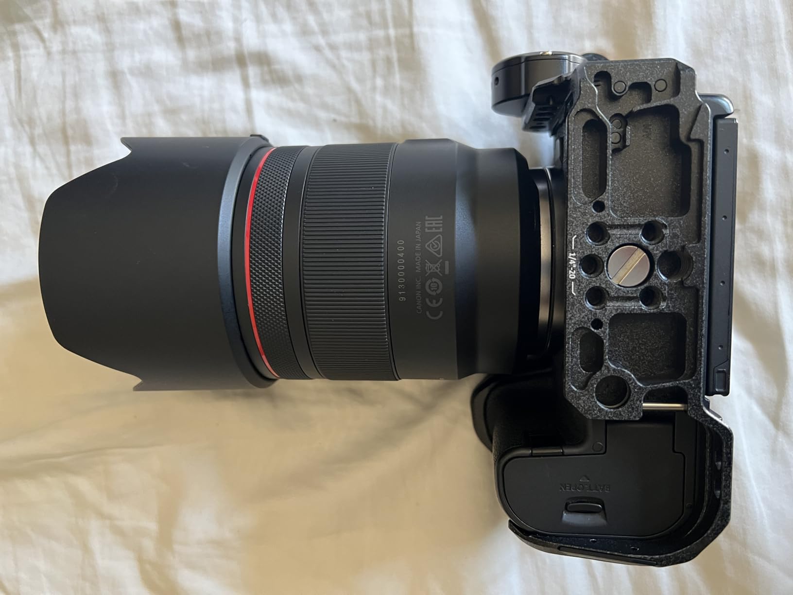 SmallRig Black Mamba Camera Cage for Canon R5 Mark II, Aluminum Alloy Camera Rig with Cold Shoe, 1/4