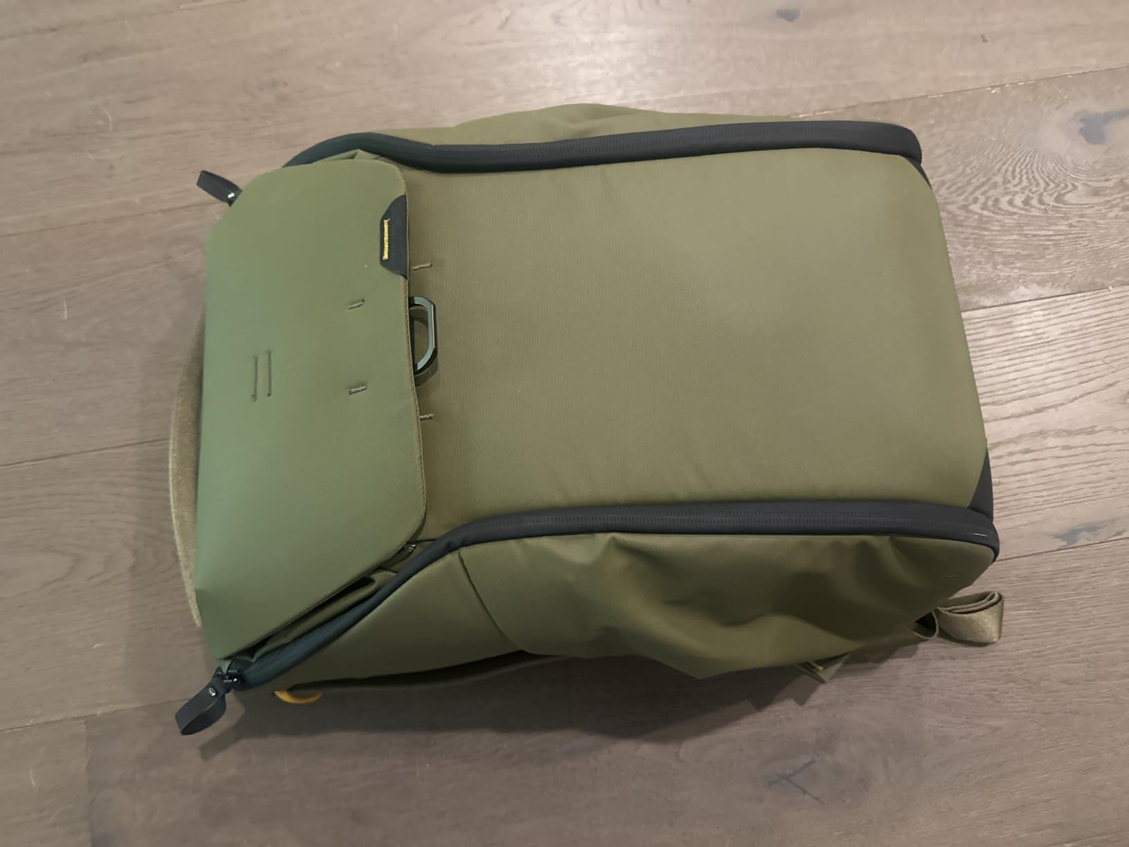 Peak Design Everyday Backpack 30L, Charcoal, MagLatch Top, Dual Side Access, FlexFold Dividers, Fits 15