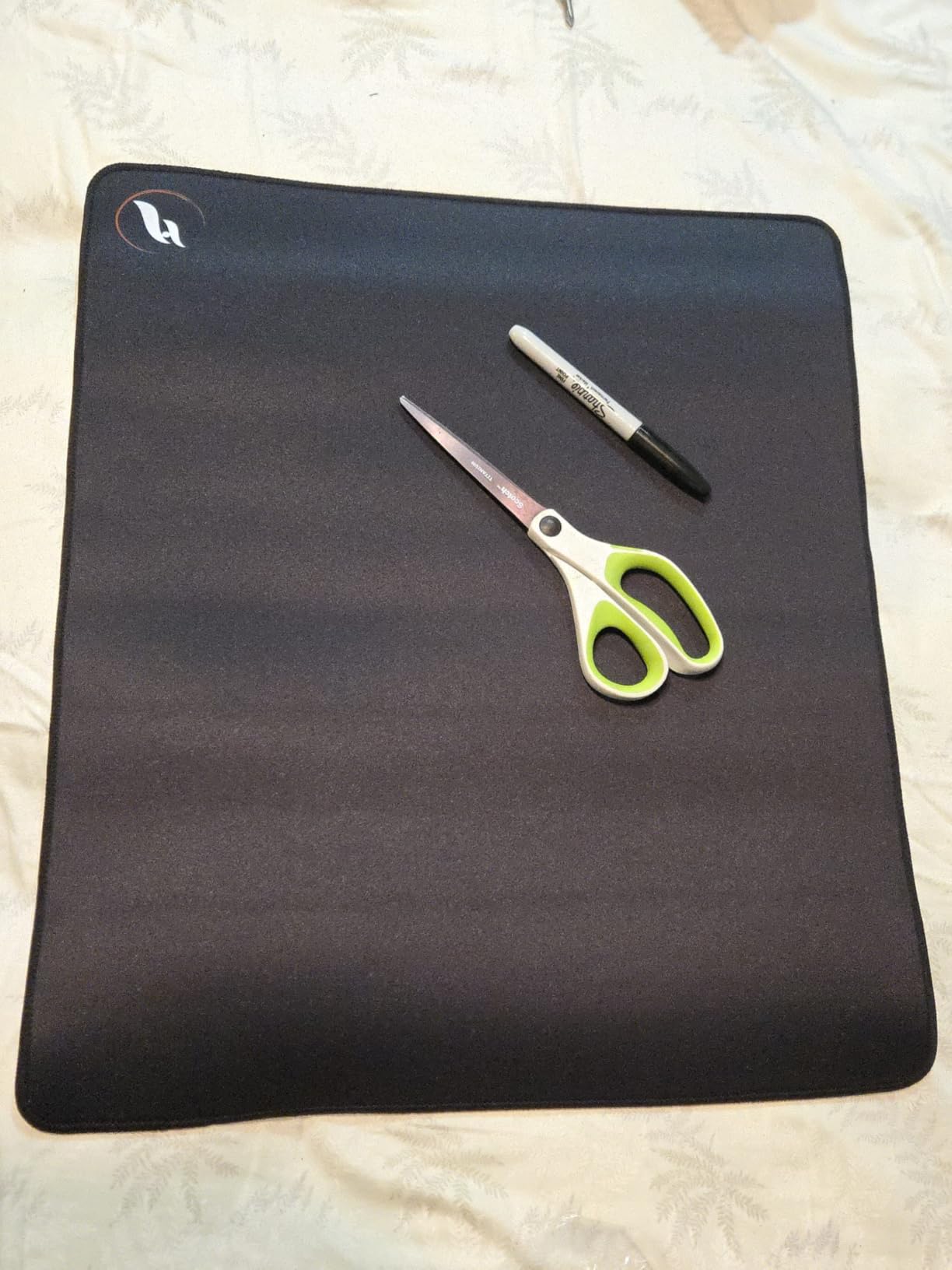 Odin ZeroGravity XL Gaming Mouse Pad - Woven Cloth Surface, Stitched Edges, Non-Slip Base, 19 x 16.5 inches, Black | Woven Cloth Silky Glide Pinpoint Precision Consistent Accurate Aim Non Coating Stitched Edges Anti Slip Base 490 x 420 x 4mm customer photo 1