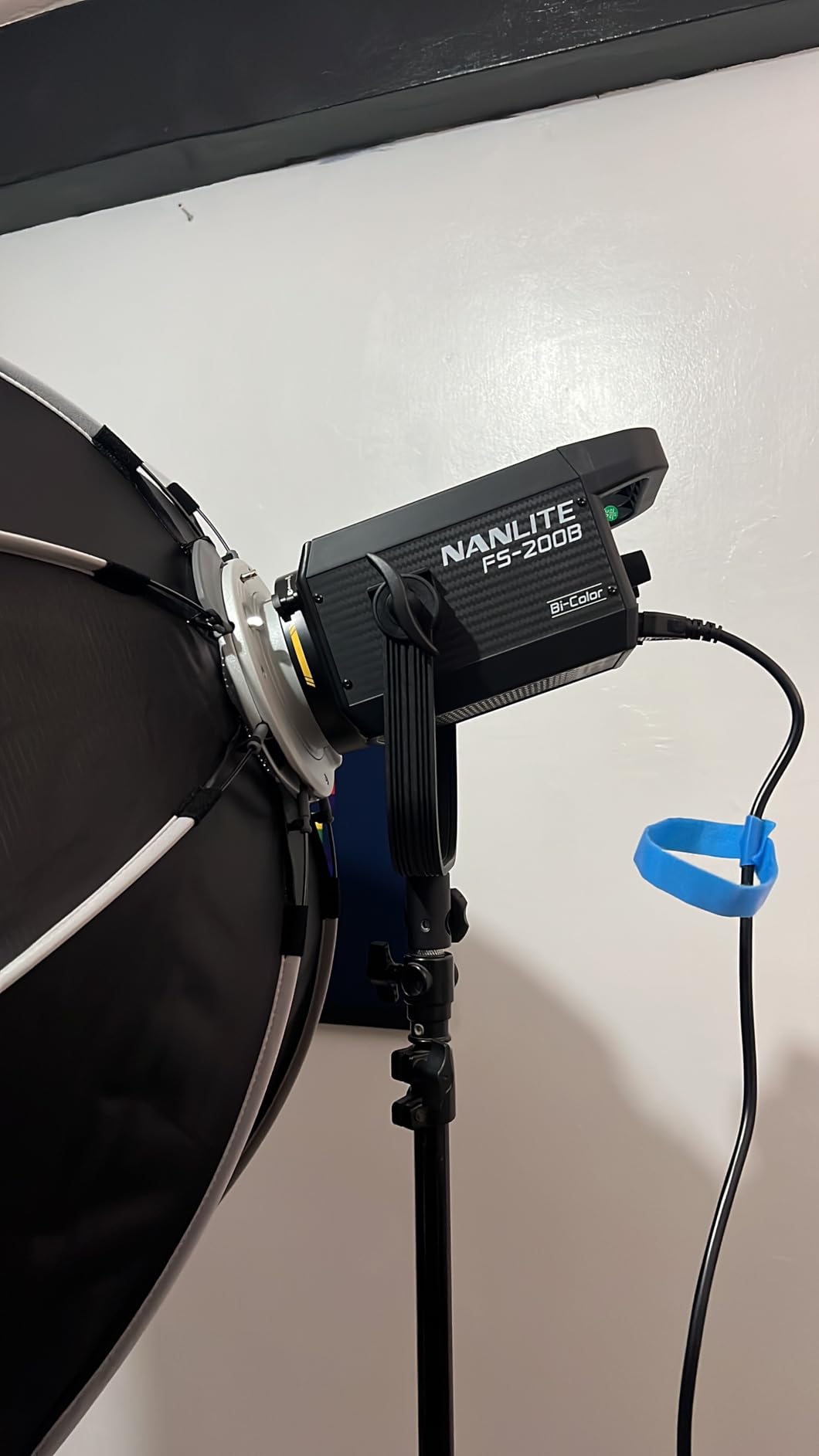 Nanlite FS-200B 220W Bi-Color LED Video Light, 2700K-6500K COB Studio Light with Bowens Mount, App Control, Quiet Fan, High CRI for YouTube, Photography, Filmmaking & Live Streaming customer photo 2