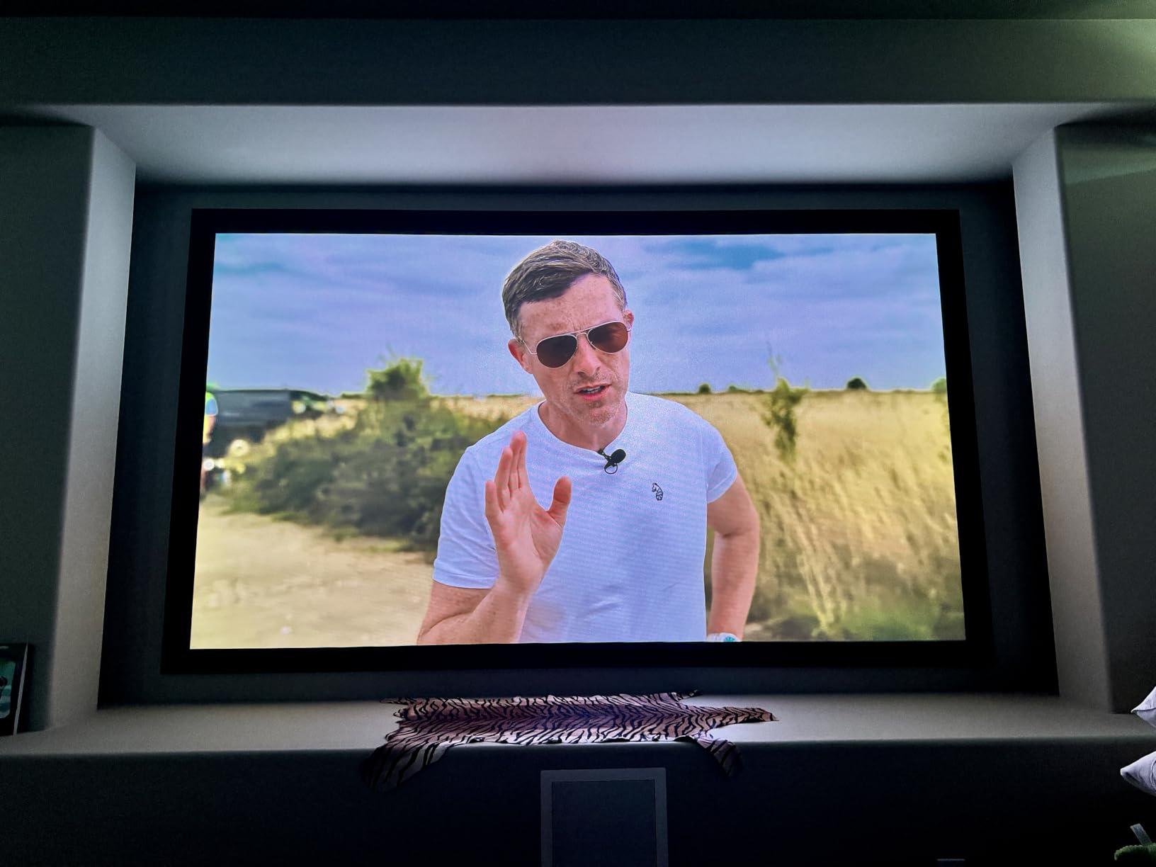 Valerion VisionMaster Pro2 Triple Laser Projector 4K,15000:1 Contrast, 0.9-1.5x Optical Zoom, 2X Multitasking Power, IMAX, HDR10+, GTV, 4ms Lag-Free Gaming, 3000 ISO Lumens, Google Home, Apple Homekit customer photo 1