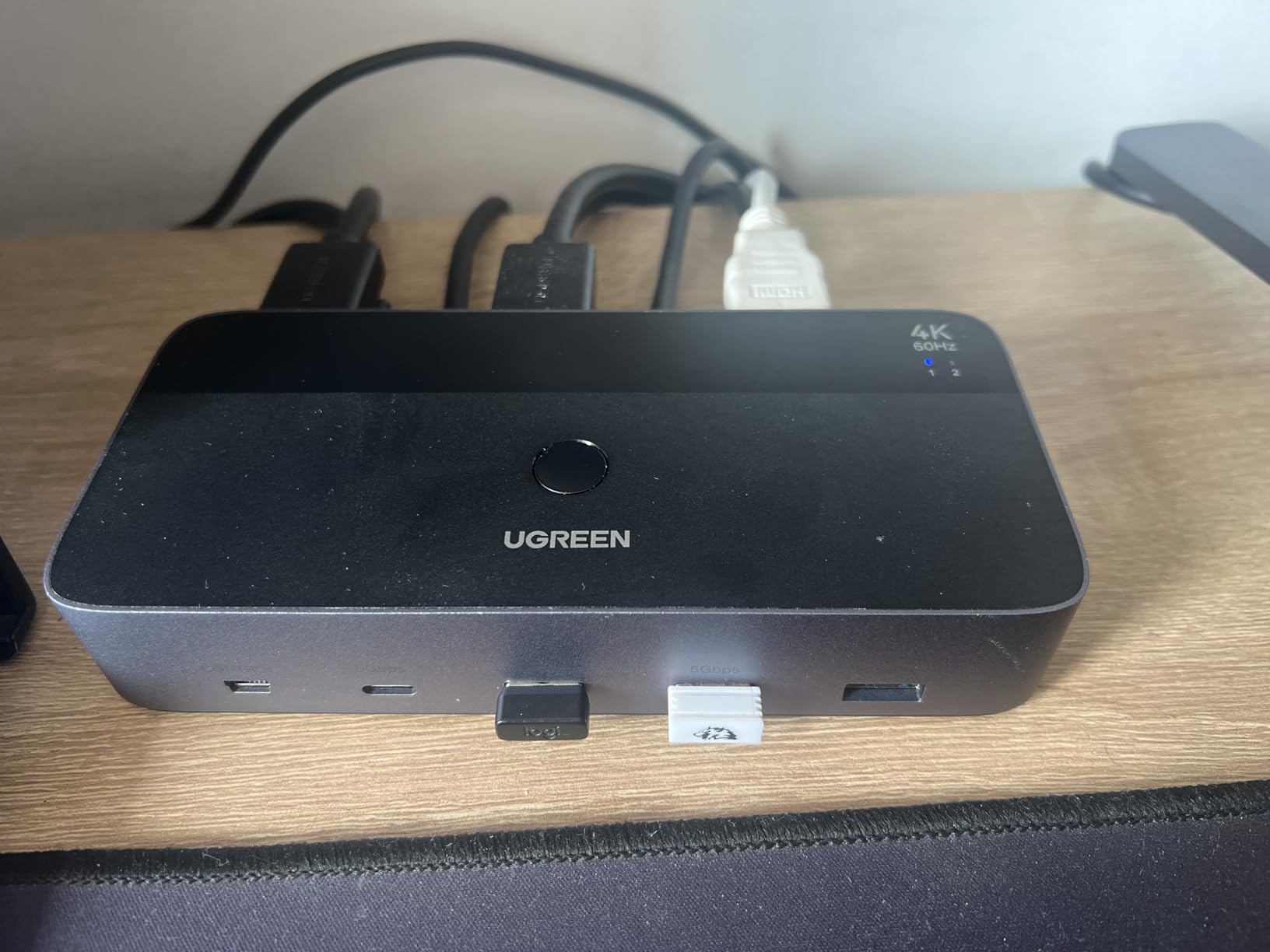 UGREEN HDMI KVM Switch 2 Monitors 2 Computers 4K@60Hz, with 4 USB 3.0 Ports | for 2 Computers Sharing 2 Monitors Keyboard Mouse Printer, with 4 HDMI + 2 USB Cables, Power Adapter and Controller customer photo 2