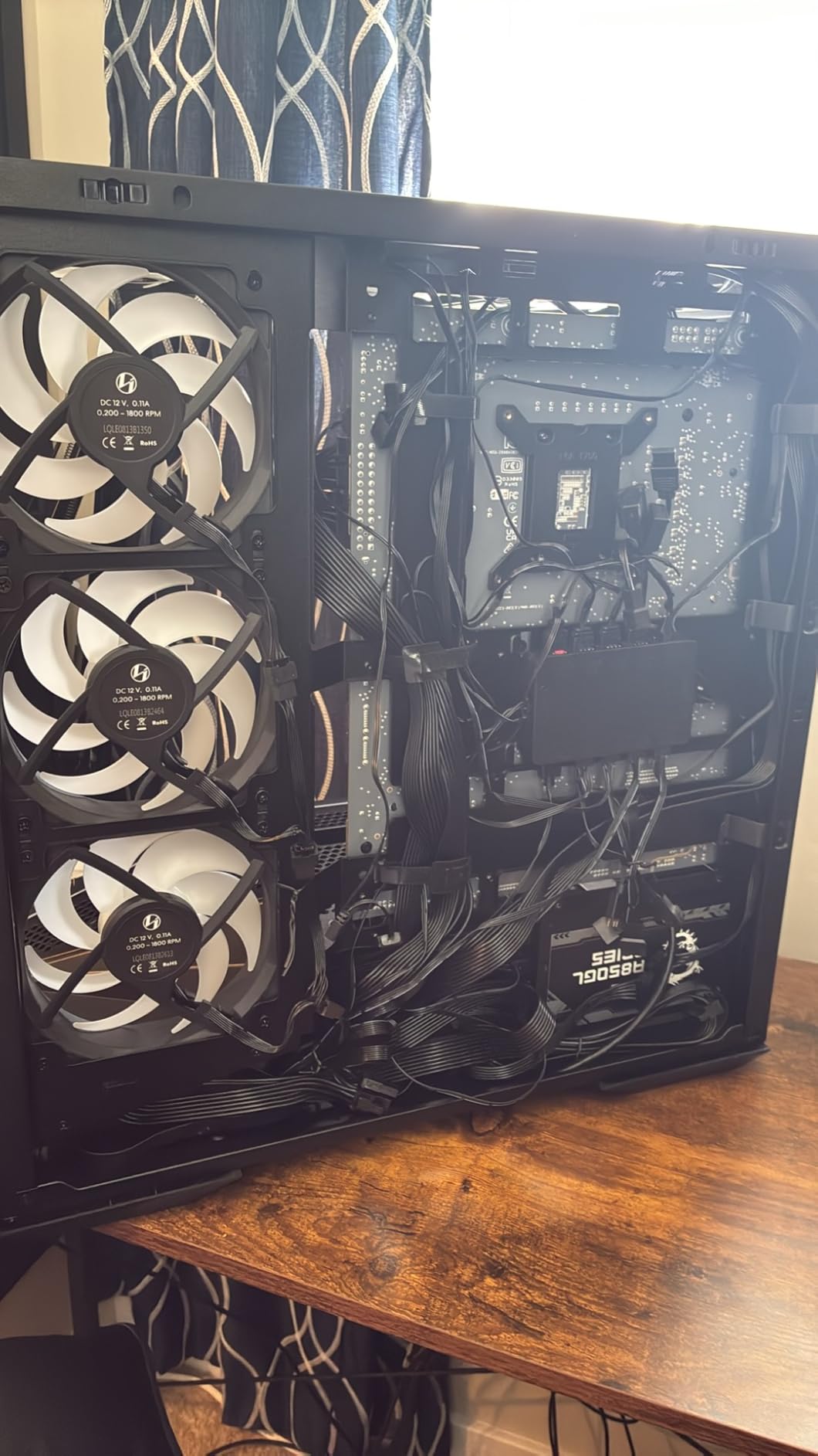 2-in-1 ARGB PWM Fan Hub with Controller, 10 x 4-Pin PWM Fan Ports, 10 x 5V 3-Pin ARGB Ports, Magnetic Base and SATA Power - 20 Ports in Total customer photo 1