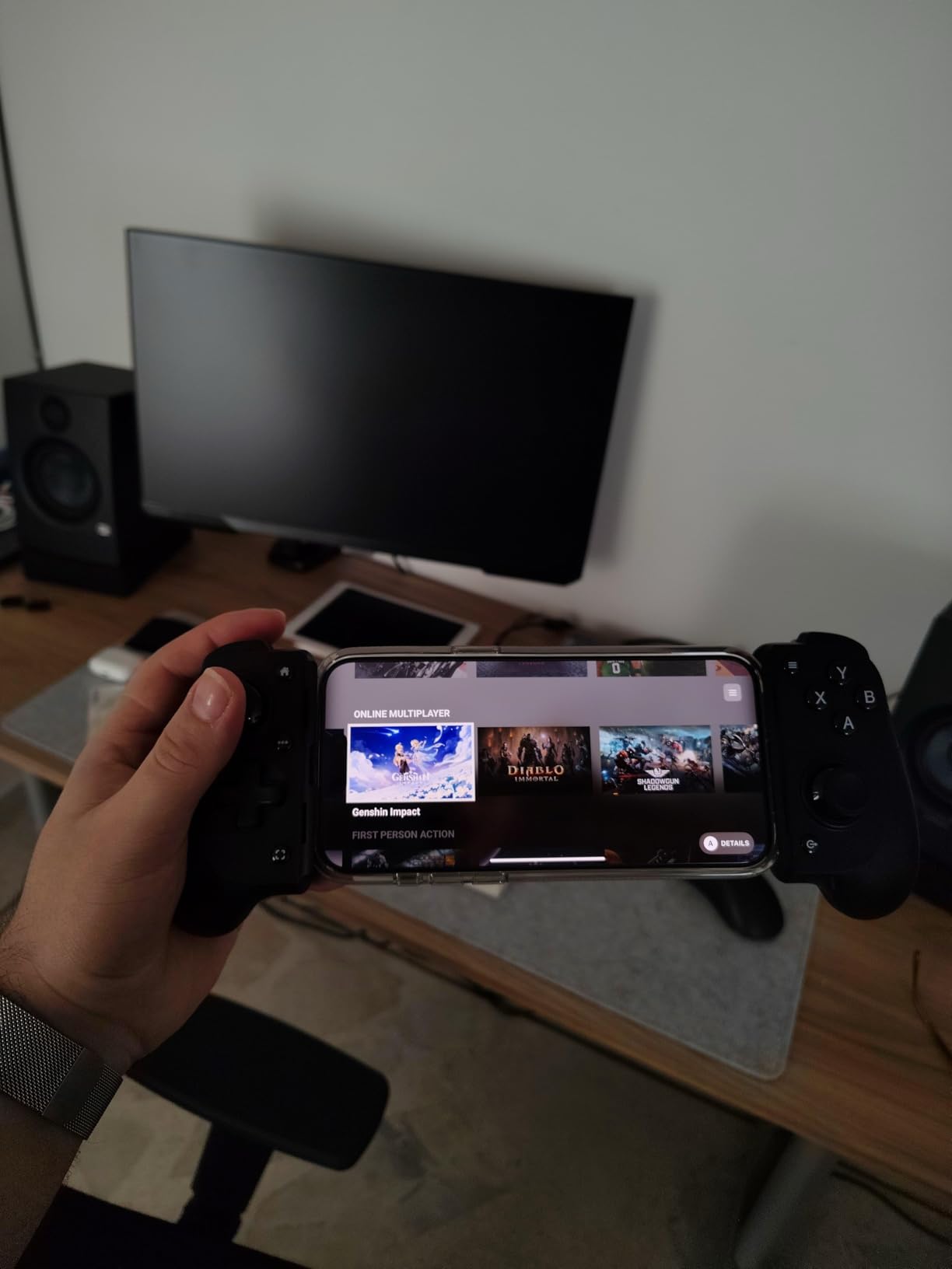 Razer Kishi V3 Gaming Controller for iPhone & Android, USB-C, Black | Compatible with iPhone 15, 16, 17 Series, Full Sized TMR Thumbsticks, Dual Back Buttons, PC Remote Play customer photo 1