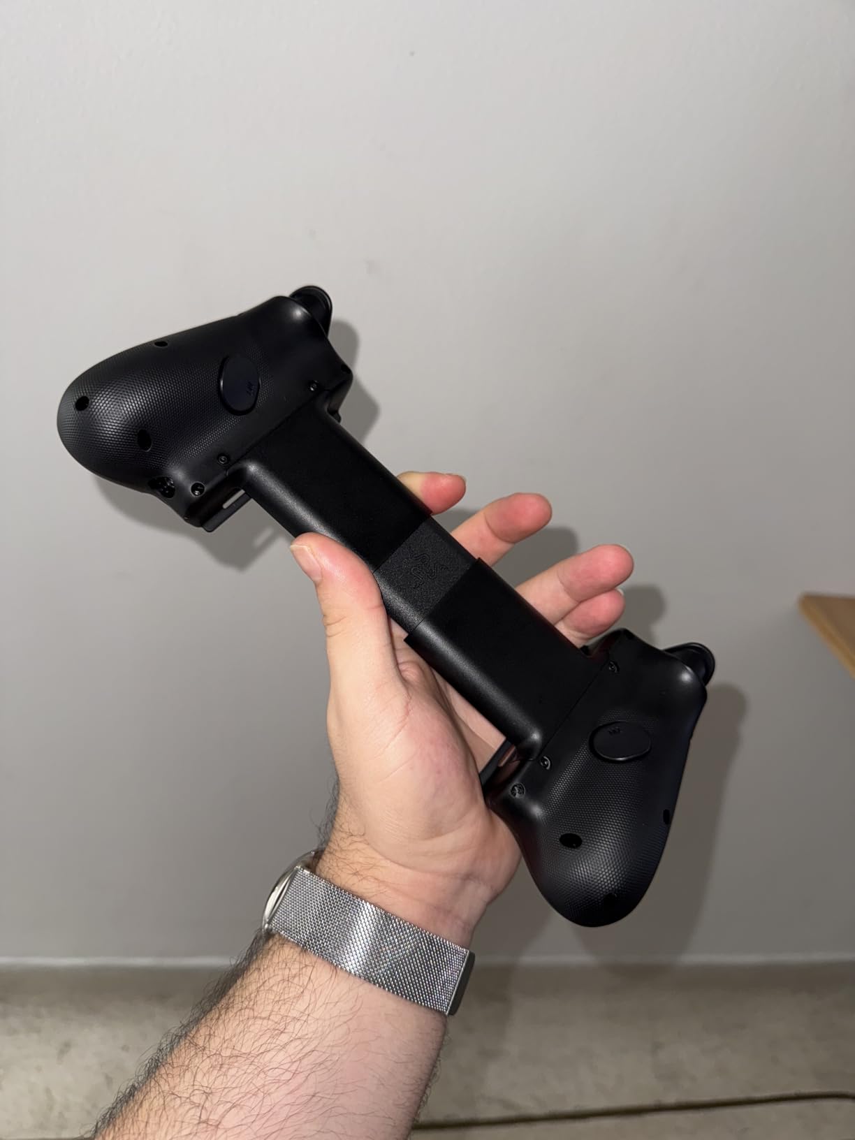 Razer Kishi V3 Gaming Controller for iPhone & Android, USB-C, Black | Compatible with iPhone 15, 16, 17 Series, Full Sized TMR Thumbsticks, Dual Back Buttons, PC Remote Play customer photo 2