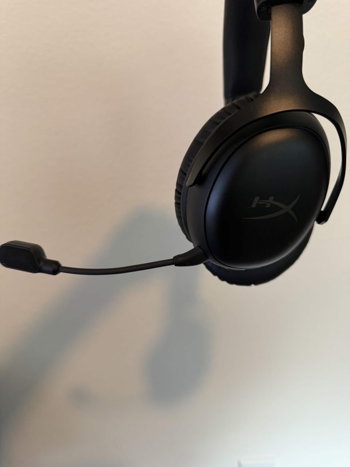 HyperX Cloud III S - Wireless Gaming Headset for Multi-Platform, 2.4GHz, Bluetooth, Battery Life up to 120 Hours 2.4GHz / 200 Hours Bluetooth, 53mm Angled Drivers, Detachable Mic - Black customer photo 1