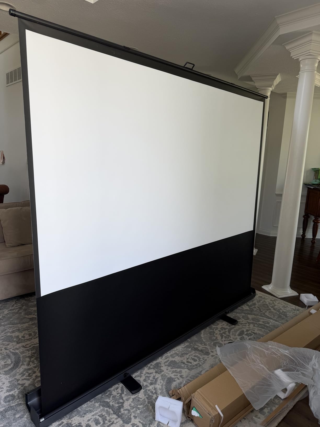 LIHONG Screen 100 inch 16:9 Portable Manual Pull Up Floor Rising Projector Screen Indoor & Outdoor HD Matte White for Long Standard Projection Fast Setup for Home Theater Movies, Classroom, Office customer photo 1
