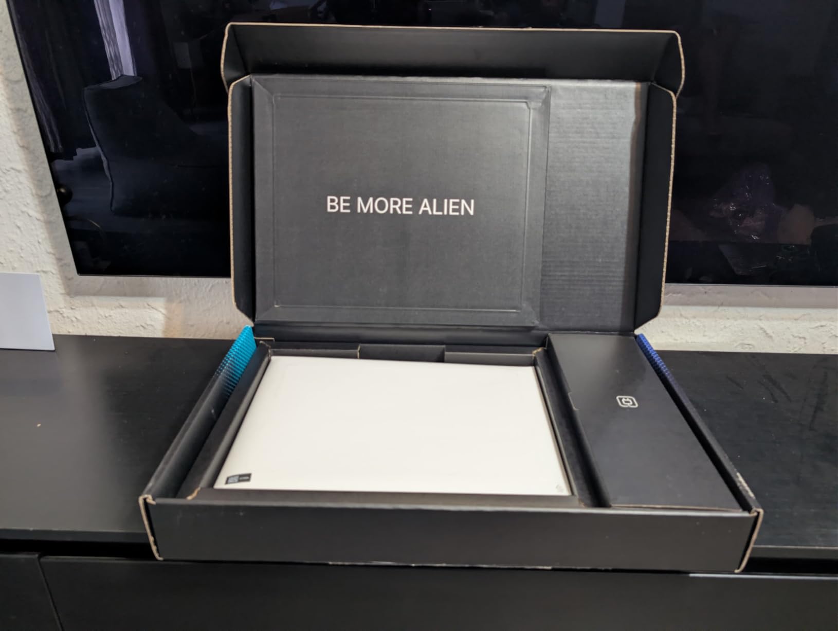 Alienware 16 Aurora Gaming Laptop, NVIDIA RTX 5060, Intel Core 7 240H customer photo 2