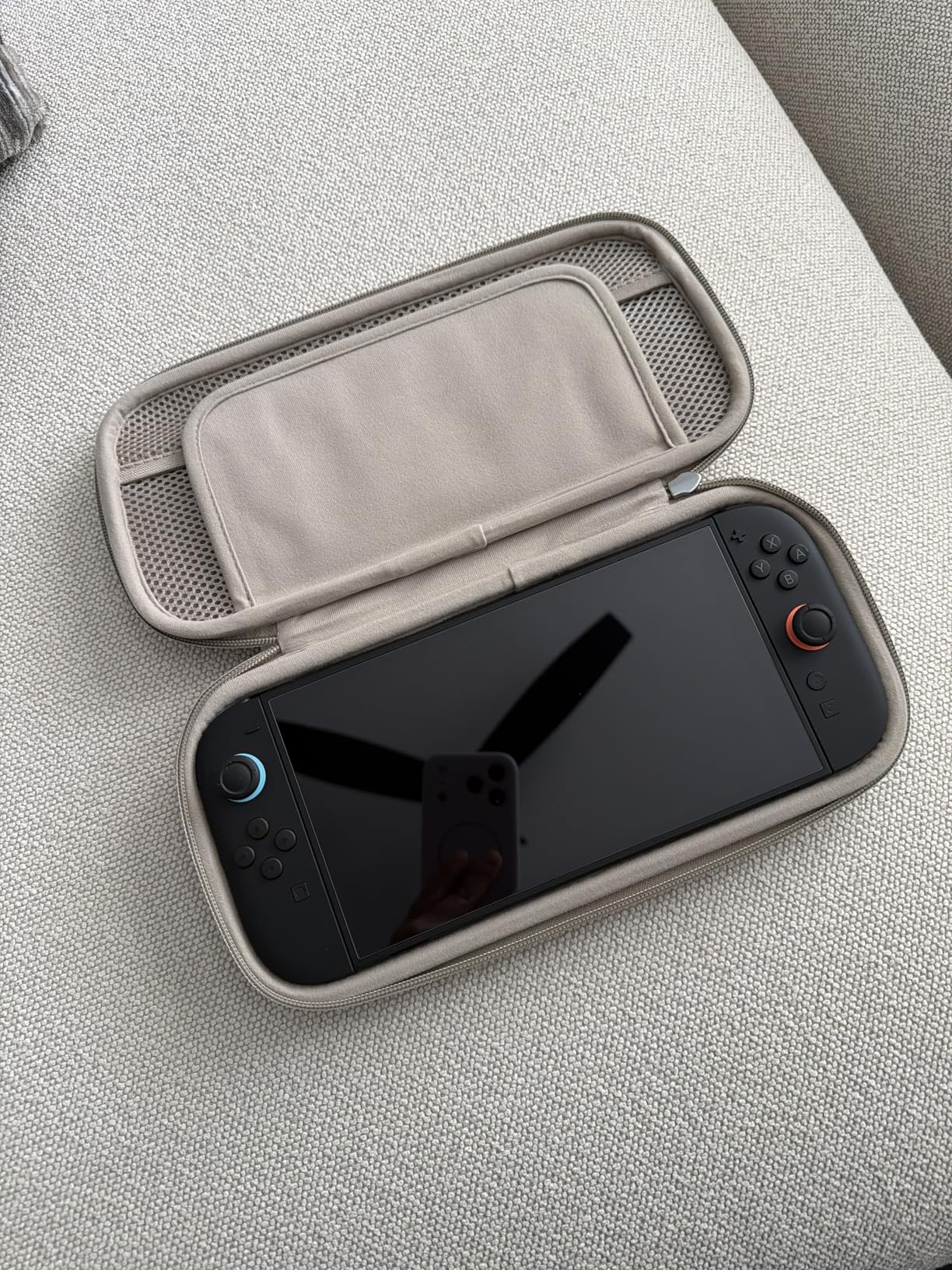Belkin Nintendo Switch 2 Case, Slim Carrying Travel Bag with AirTag Holder | Hard Shell Slim Carrying Case with AirTag Pocket, Soft Interior, 12 Game Card Slot, 2 in 1 Strap/Handle, Travel Protection customer photo 2