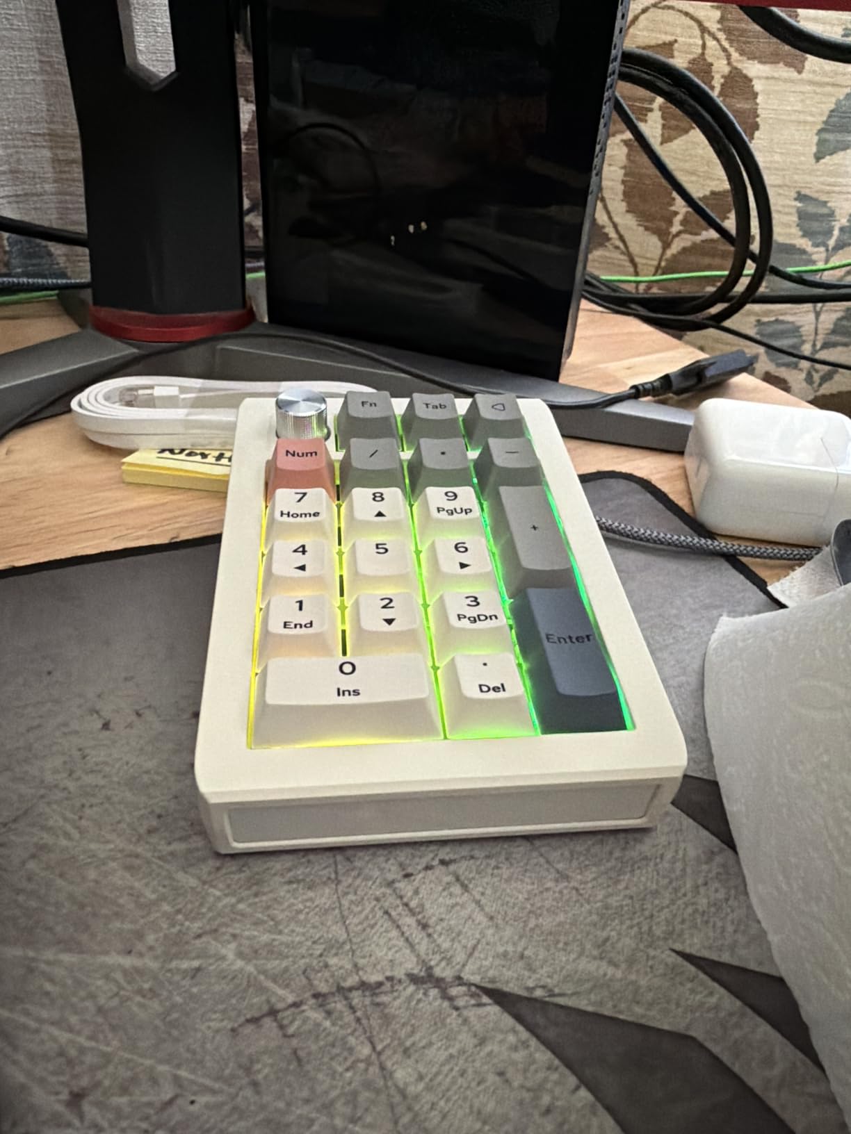 EPOMAKER EK21 VIA Gasket Number Pad - Bt 5.0/2.4GHz/Wired, Hot-Swap Programmable Numpad with Aluminum Alloy Knob for Win/Mac/Gaming customer photo 1