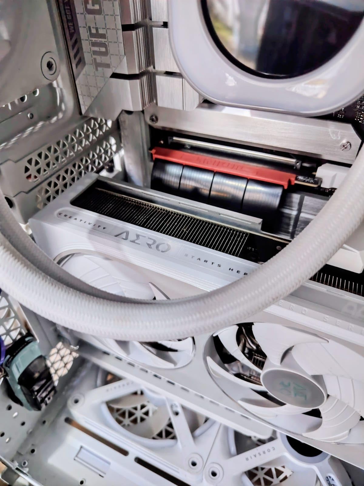LINKUP PCIE 5.0 Riser Cable | for Vertical GPU Mount | Right Angle | Graphics Card GPU Ready | Usable with PCIe 4.0 & RX 9070/ RTX5090 | 15cm (Total Length: 19cm) customer photo 2