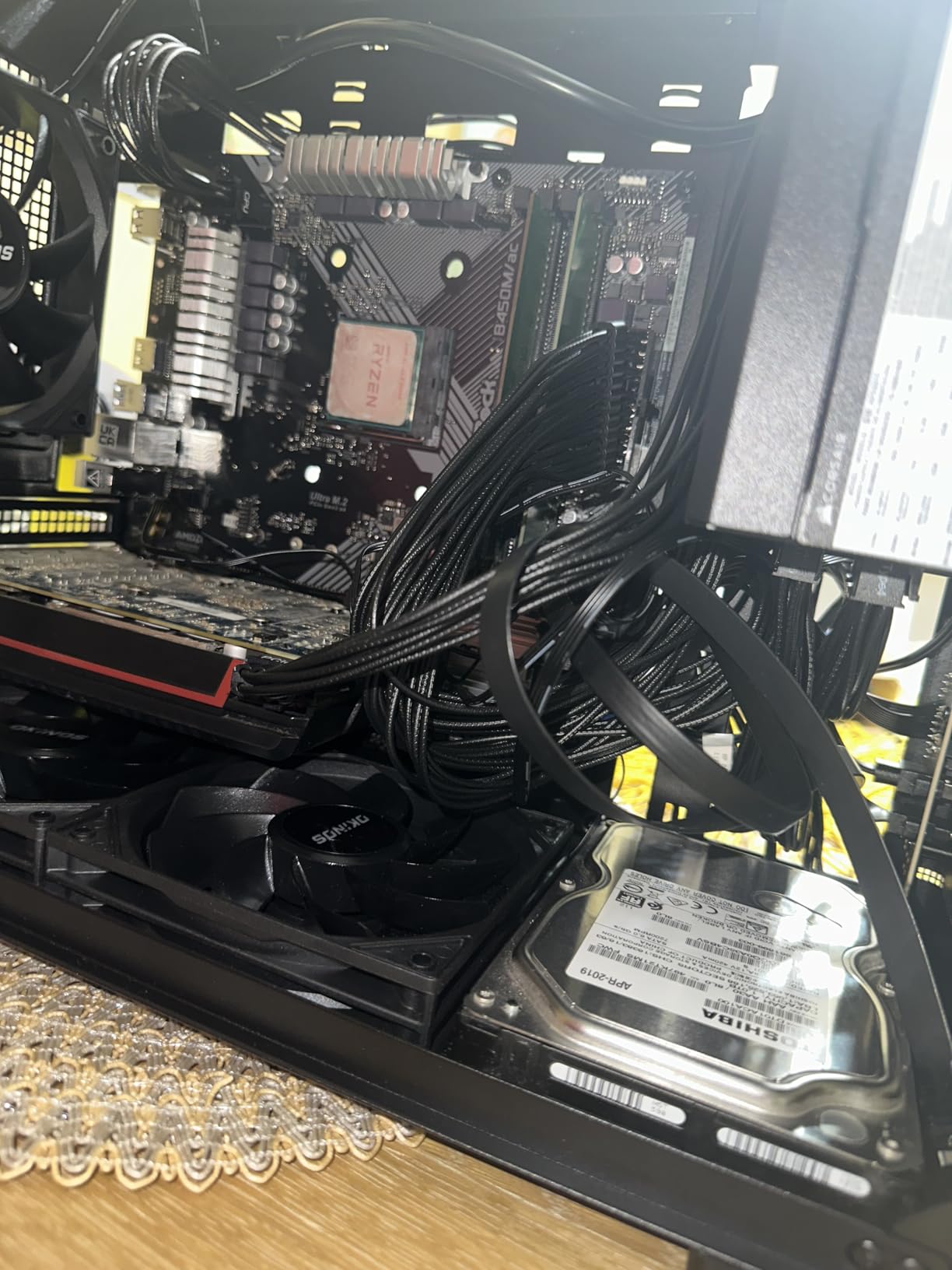 CORSAIR RM750e ATX 3.1 PCIe 5.1 Ready 750W Power Supply – Black customer photo 1