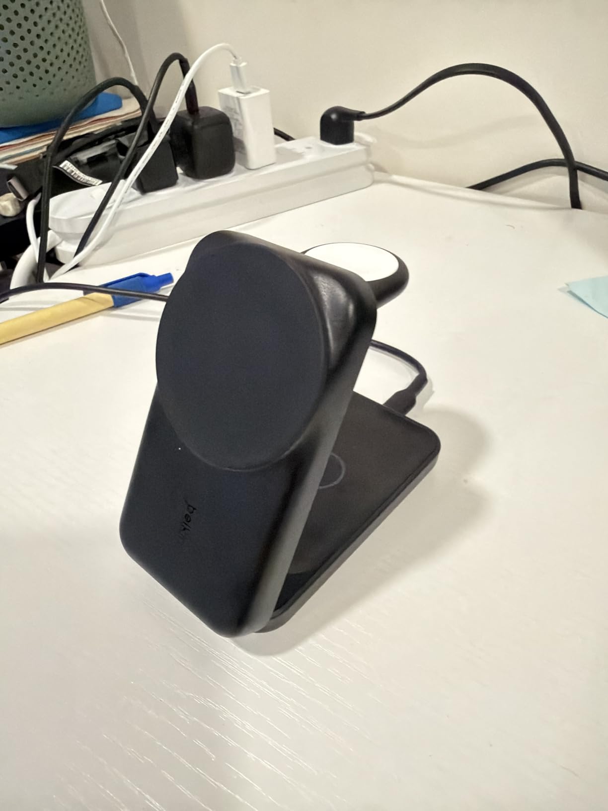 Belkin Qi2.2 25W Wireless 3 in 1 Foldable Fast Charging Station for iPhone | Fast Charging, MagSafe Compatible, iPhone 17/16/15, Apple Watch, AirPods, Travel Charger, Magnetic customer photo 1