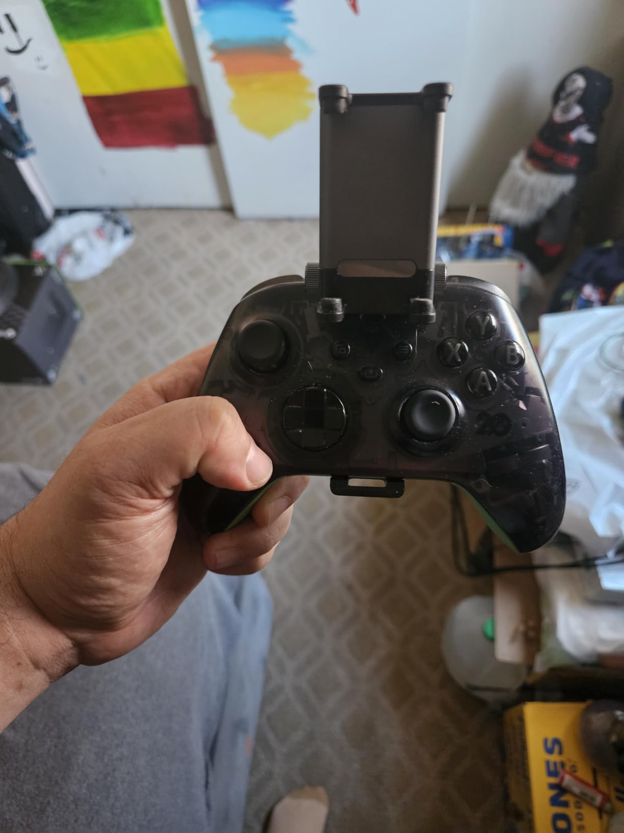 8Bitdo Mobile Gaming Clip for Xbox Controllers (Officially Licensed) - Xbox customer photo 1