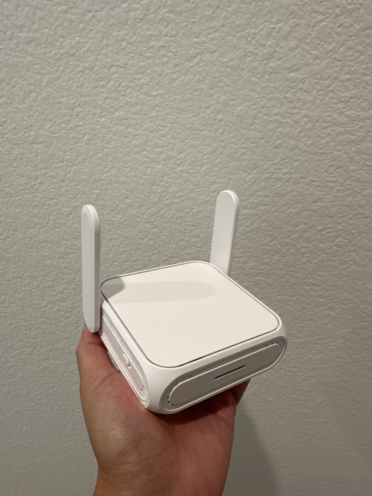 ASUS RT-BE58 Go Travel Router WiFi 7 Dual-Band, 3.6Gbps, Secure Public WiFi customer photo 2