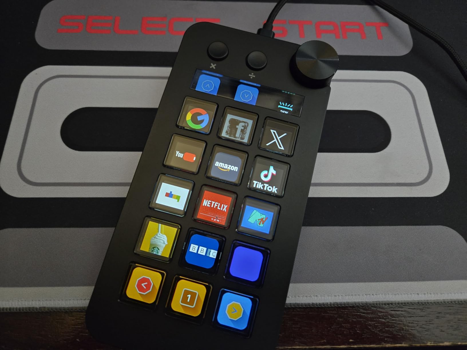 Streaming Deck, Macro pad/Calculator/Numeric Keypad Three Modes, 15 Customizable Macro Keys and LCD Bar customer photo 1