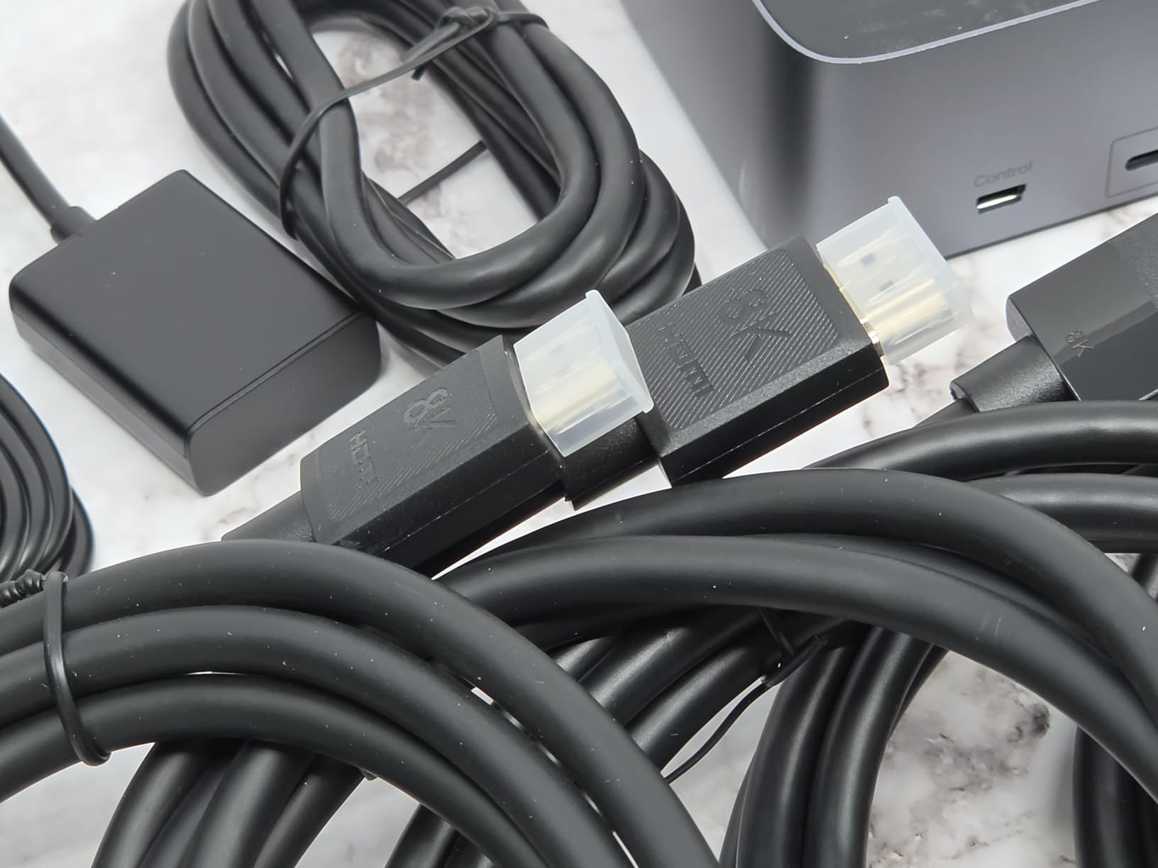 UGREEN 8K@60Hz HDMI Displayport KVM Switch 3 Monitors 2 Computers, Aluminum | 4K@240Hz, with 4 USB 3.0 Ports, for 2 Computers Share Triple Monitors, with 4 DP+2 HDMI+2 USB Cables/Power Adapter/Controller customer photo 1
