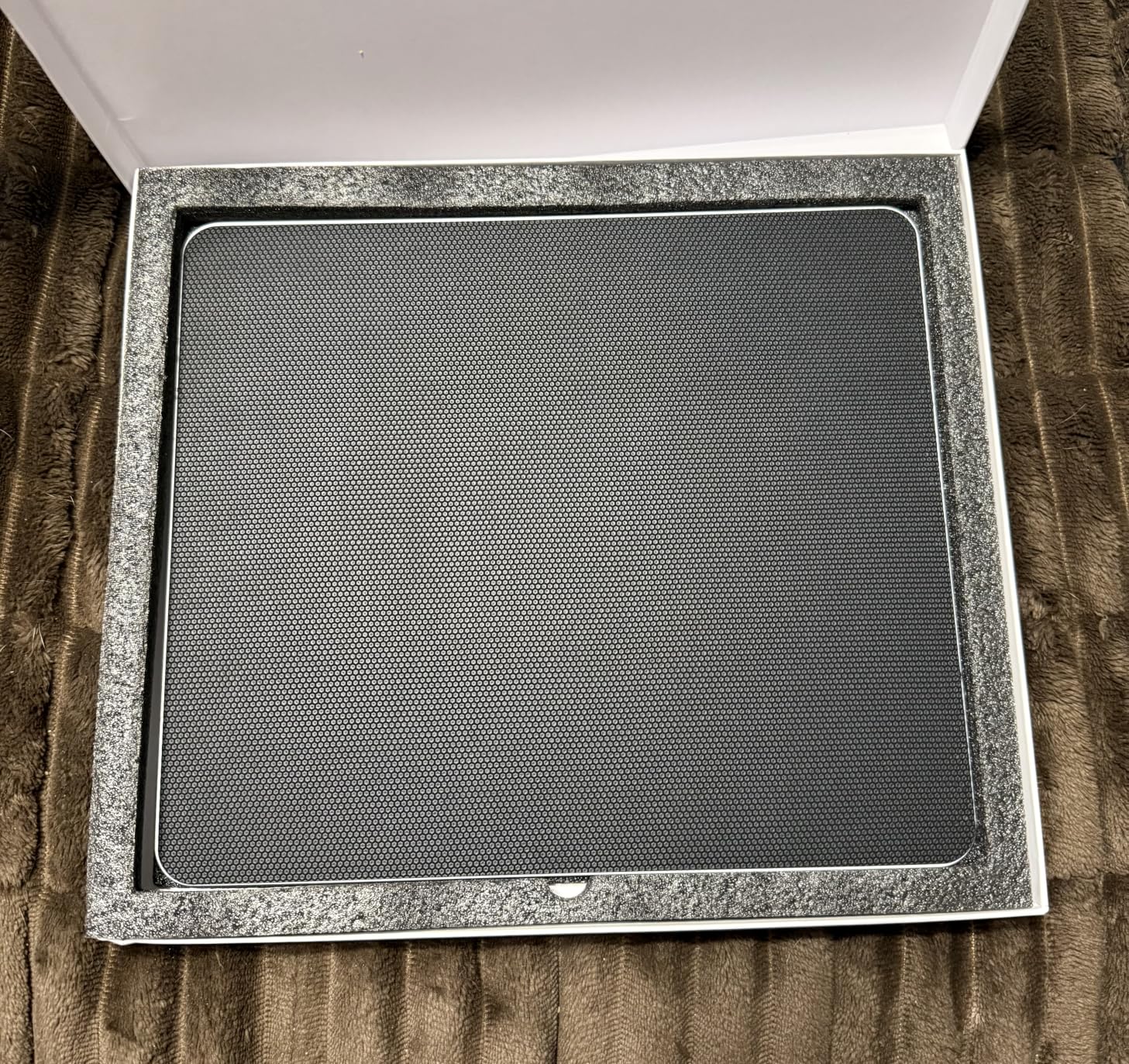 Vetroo Black GMP300 Tempered Glass Gaming Mouse Pad | Micro-Etched 3mm Tempered Glass with Silicone Anti-Slip Base, Multi-Layer Curing, Smooth Operation for Esport & Work customer photo 2