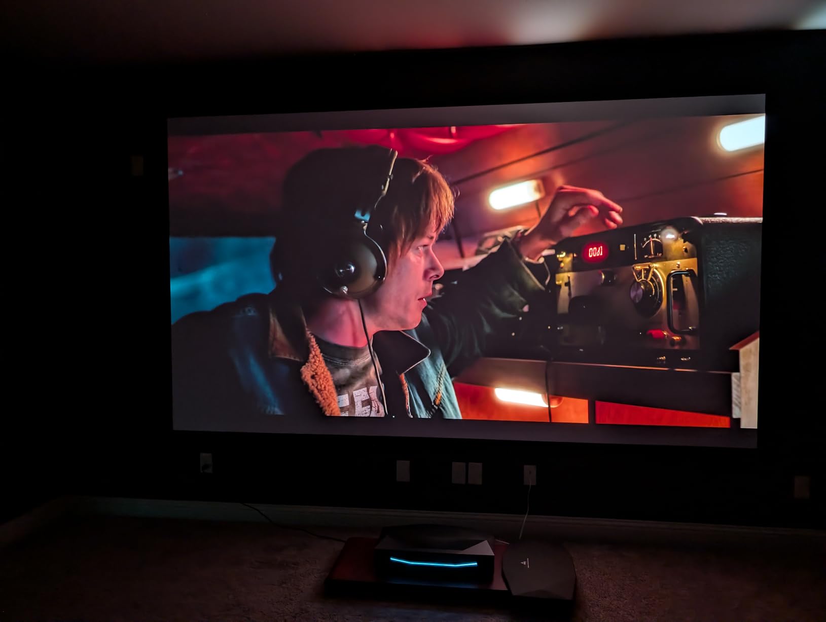 AWOL Aetherion Pro 4K 2600 ISO Lumens Ultra Short Throw Laser Projector customer photo 1