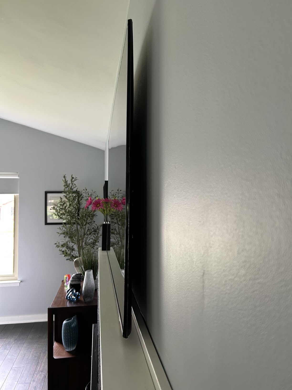 Samsung 43-Inch Class Neo QLED QN70H Series Samsung Vision AI Smart TV (2026 Model, 43QN70H) Quantum Mini LED, 100% Color Volume with Quantum Dot, NQ4 AI Processor, 4K Upscaling, Alexa Built-in customer photo 2