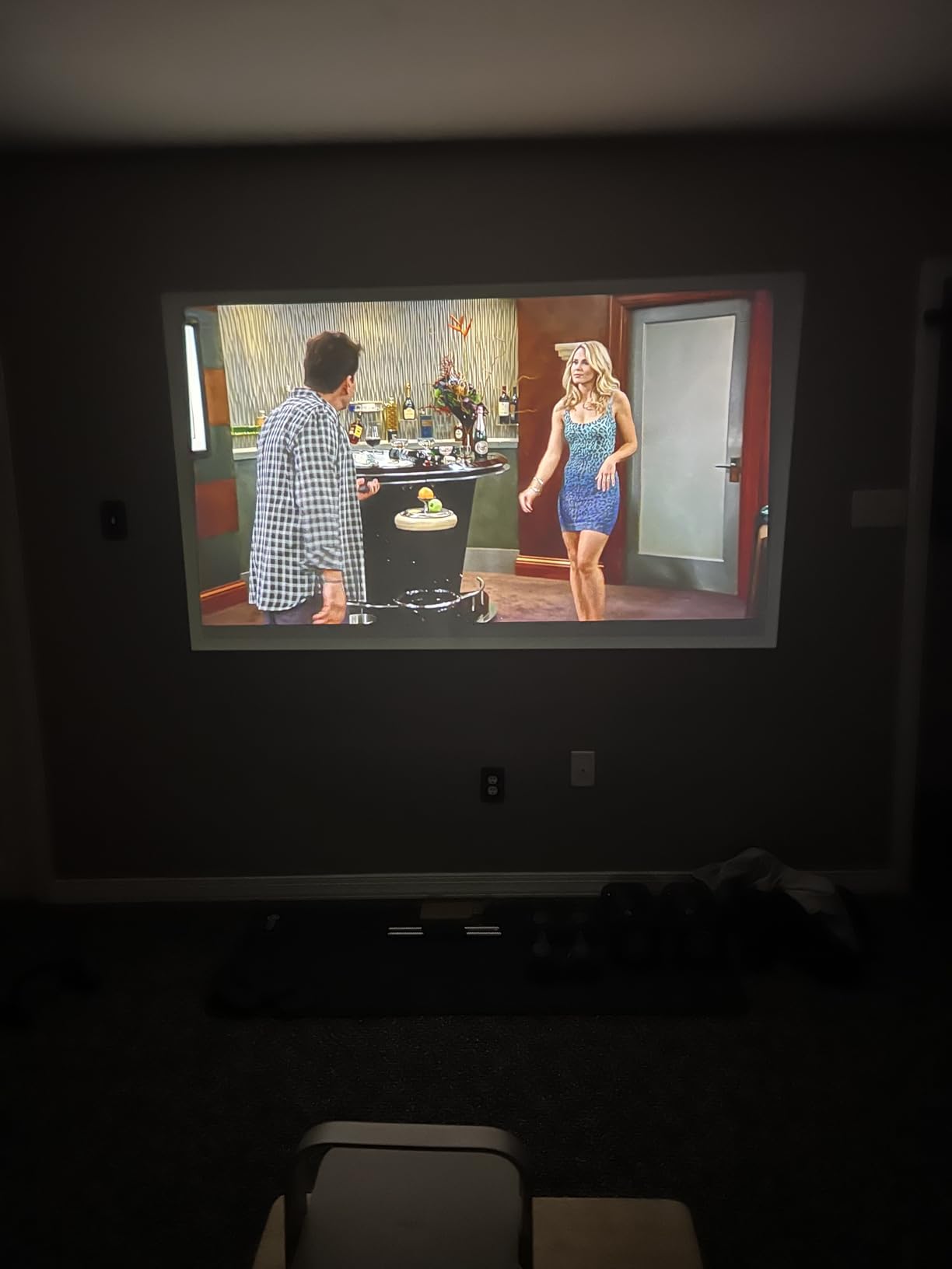 XGIMI Elfin Flip Native 4K Portable Projector, 360° rotatable, Google TV | 1600 ISO Lumens, RGB Triple Laser, 0.98-1.3:1 Optical Zoom, Harman Kardon Sound, Home Theater & Outdoor Camping, 1ms Gaming customer photo 2