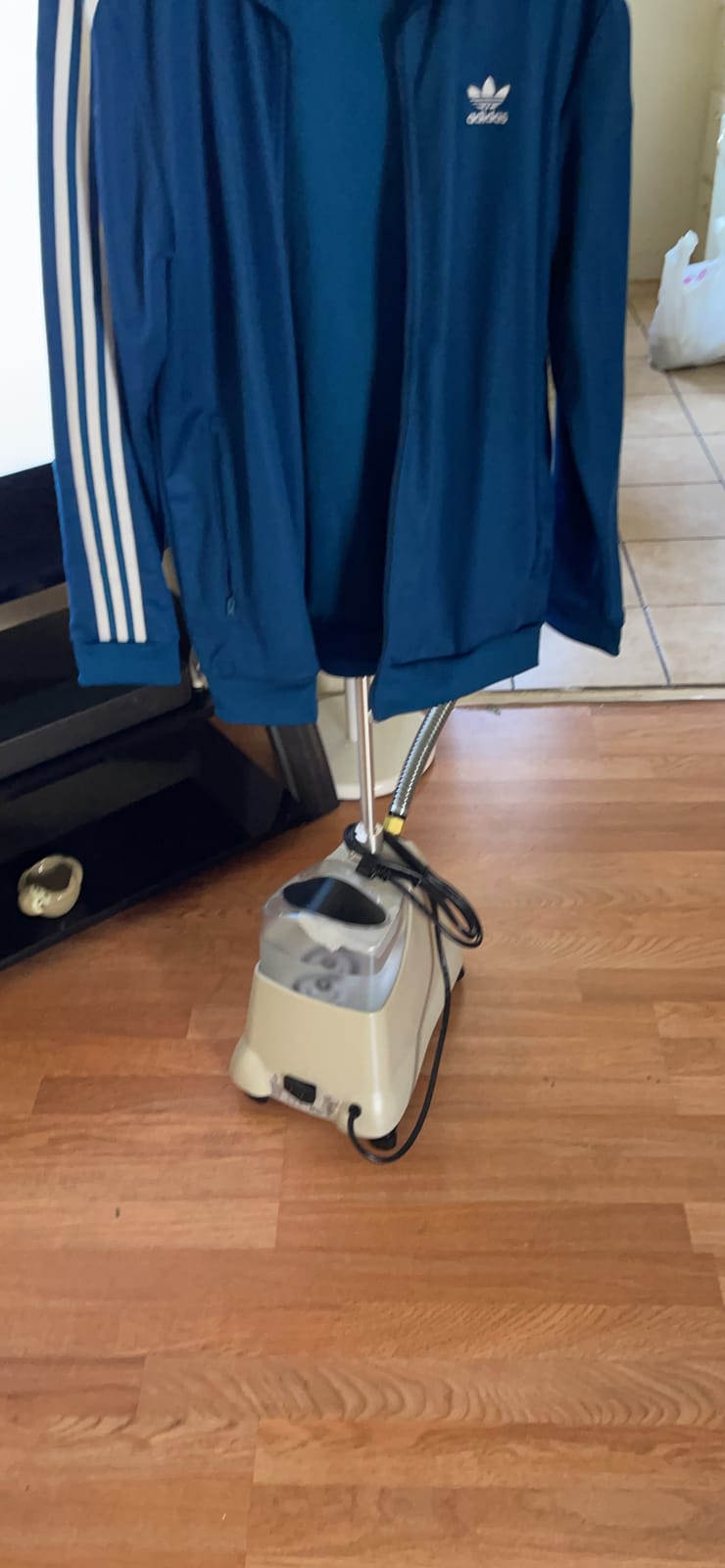 Jiffy Steamer J-2000 Jiffy Garment Steamer with Plastic Steam Head, 120 Volt, Beige | Plastic Steam Head, 120 Volt customer photo 2