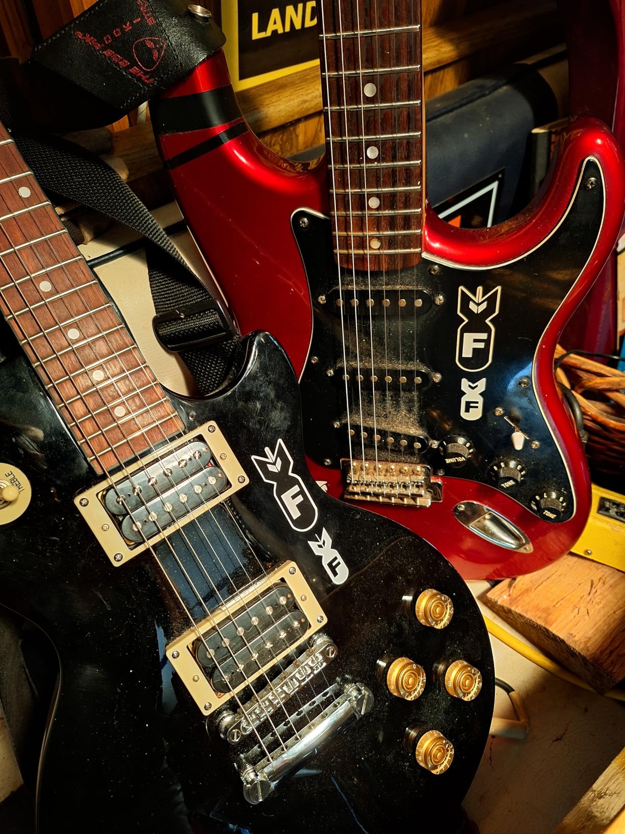 Epiphone Les Paul 100 E1 Electric Guitar, Ebony customer photo 2