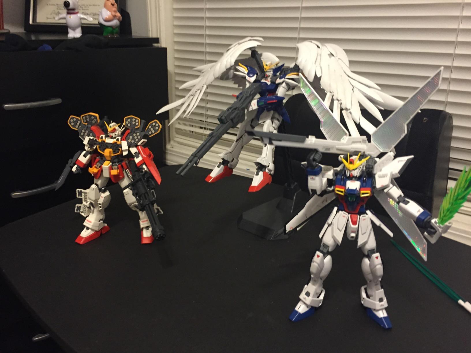 Bandai Hobby Wing Gundam Zero Version EW 1/100 - Master Grade customer photo 1