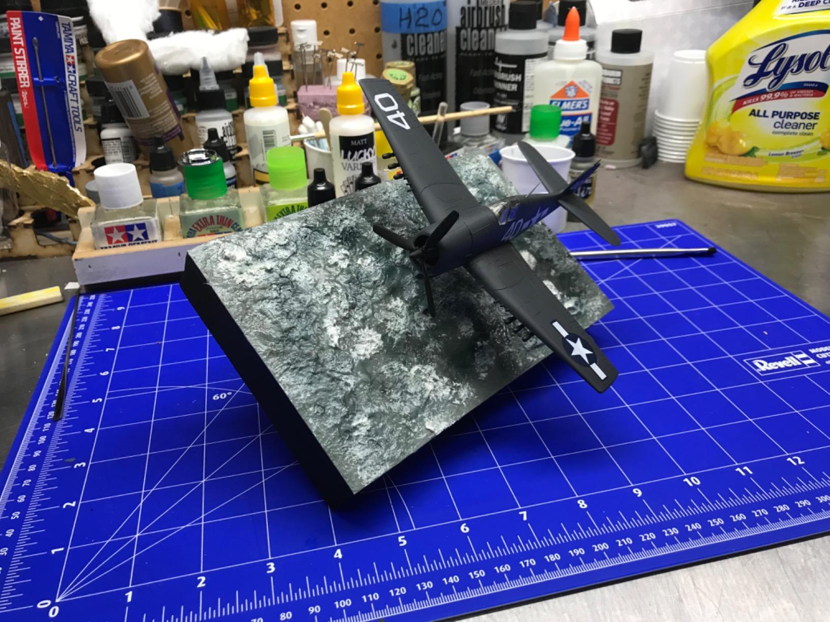 Academy WWII U.S. Navy Fighter F6F-3/5 Model Kit customer photo 2