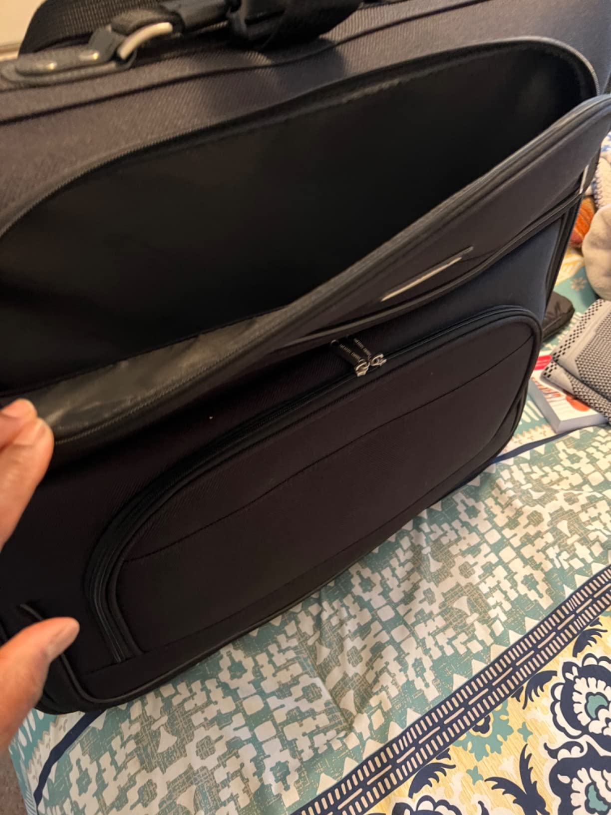 Amsterdam Business Rolling Garment Bag, Softside Expandable Rolling 2-Wheeled Suit Carrier customer photo 2