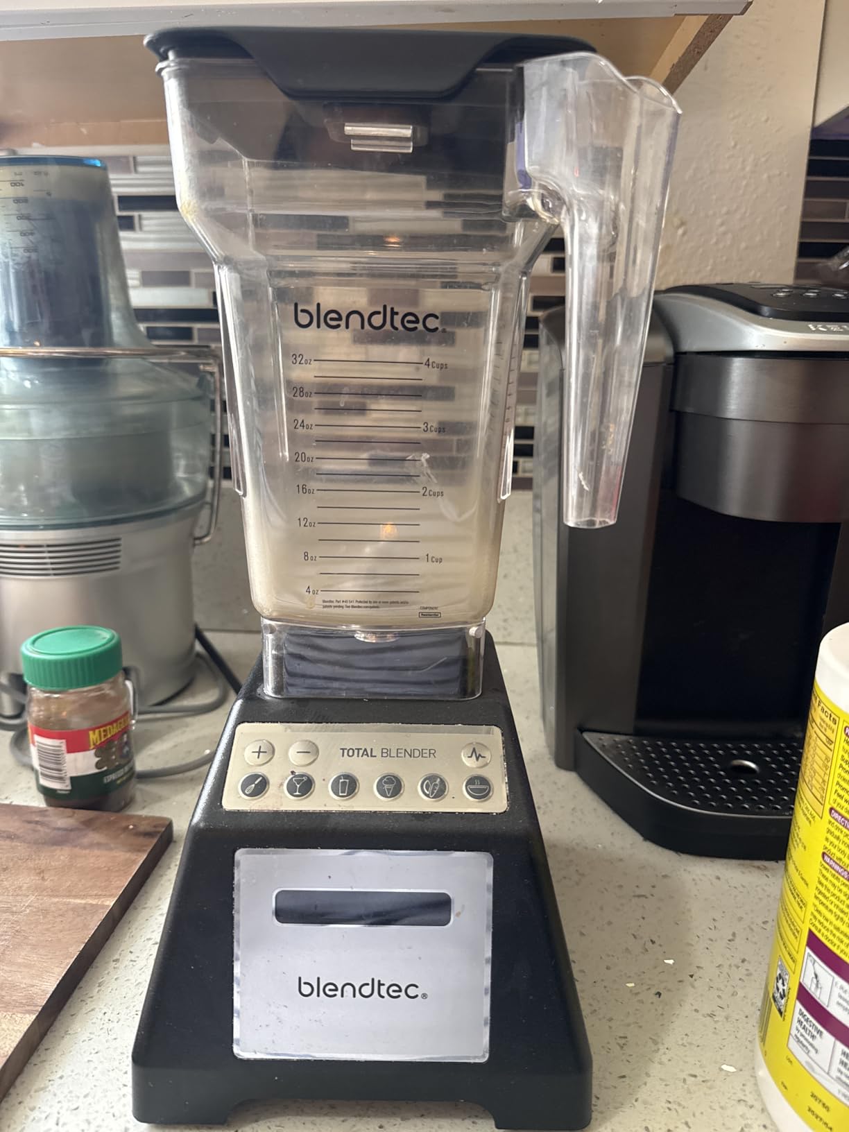 Blendtec Total Blender Classic (Black) & 75oz FourSide Jar | 10-Speed Professional-Grade, High-Power Kitchen Blender with Six Pre-Programmed Cycles customer photo 1