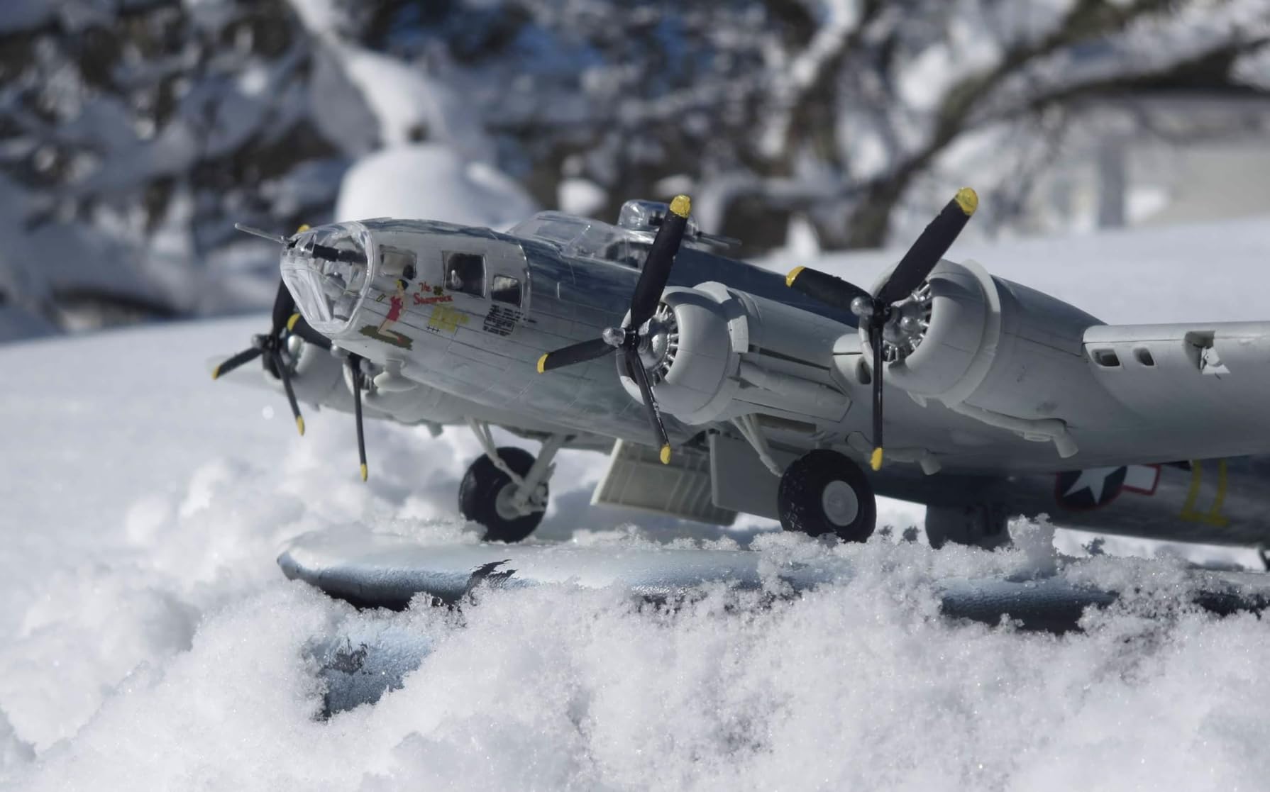 Revell 04297 B-17F Memphis Belle Flying Fortress Model Kit customer photo 1