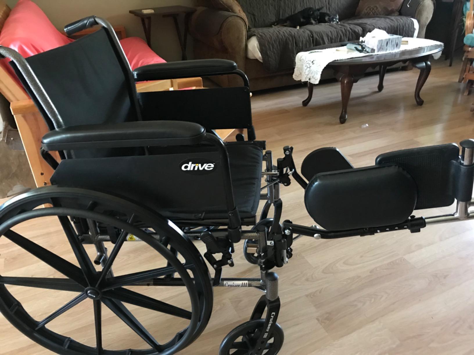 Drive Medical Cruiser III Lightweight Wheelchair, Full Arms, Black, 18