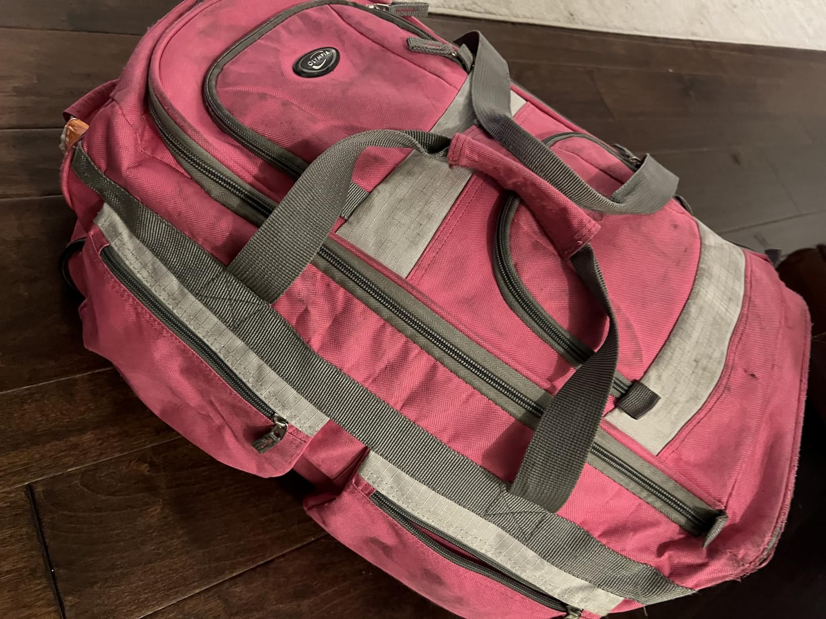 Olympia U.S.A. 33 inch Jumbo Size 8 Pockets Wheeled Rolling Duffel Bag Water Resistant Luggage Lightweight Travel Suitcase with Retractable Handle customer photo 1