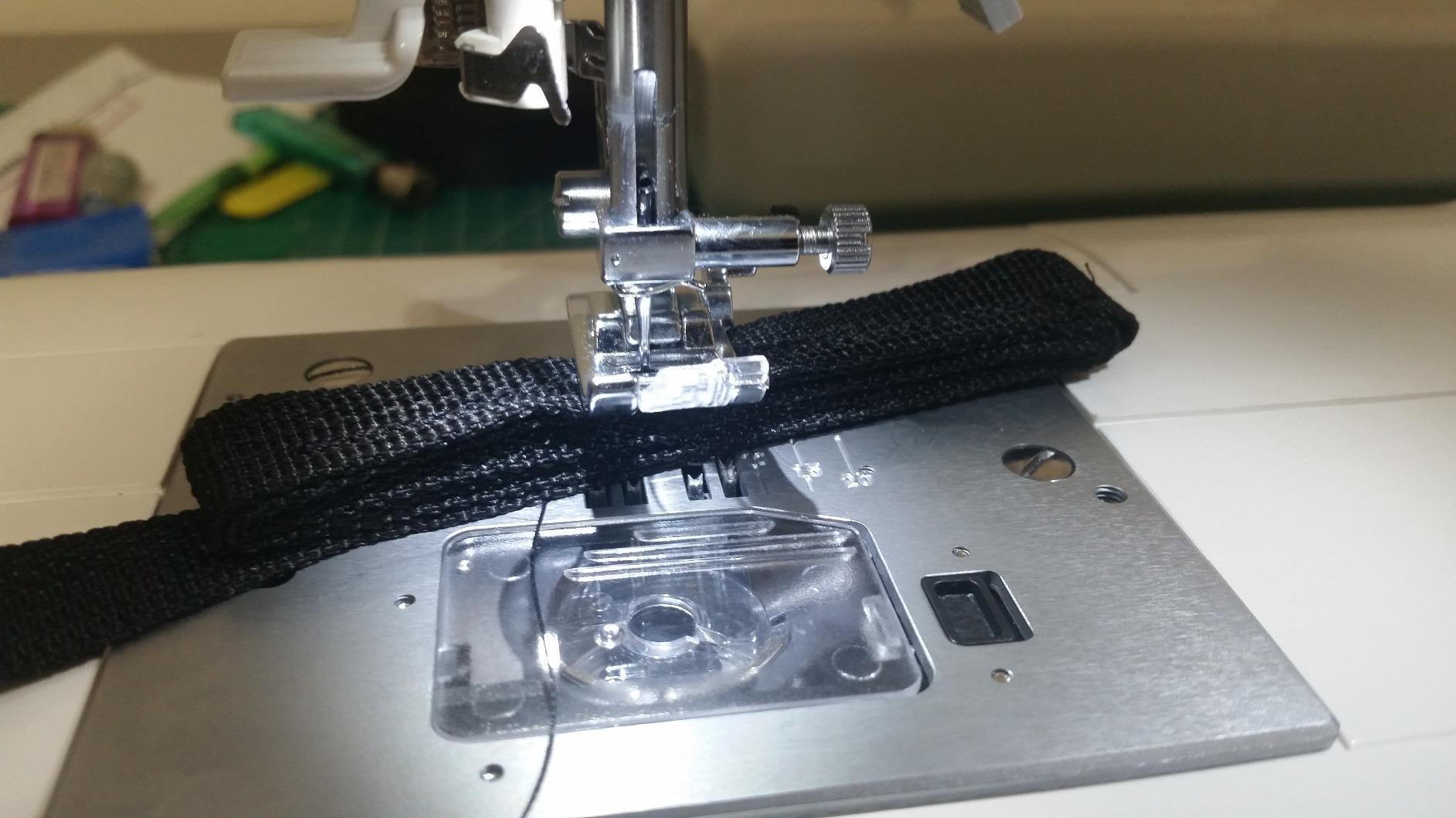 SINGER Quantum Stylist 9960 Computerized Sewing & Quilting Machine, 600 Stitches, 5 Fonts, 13 Presser Feet, Metal Frame customer photo 2