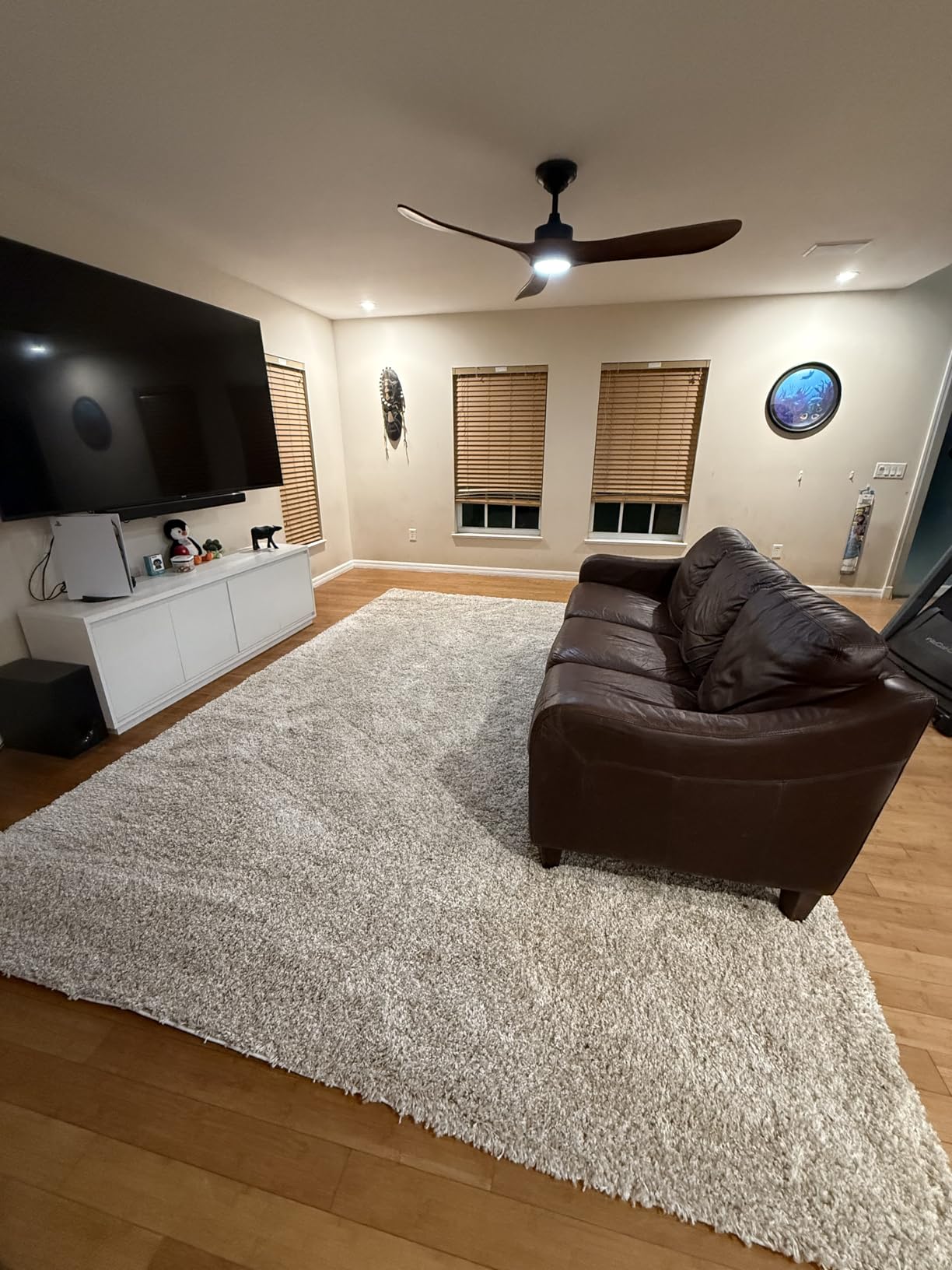 SAFAVIEH Area Rug 8x10 - California Shag Collection - Large - Beige, Non-Shedding & Easy to Clean, Ultra Plush Thick Pile, Ideal for Living Room, Bedroom, Dining Space (SG151-1313) customer photo 1