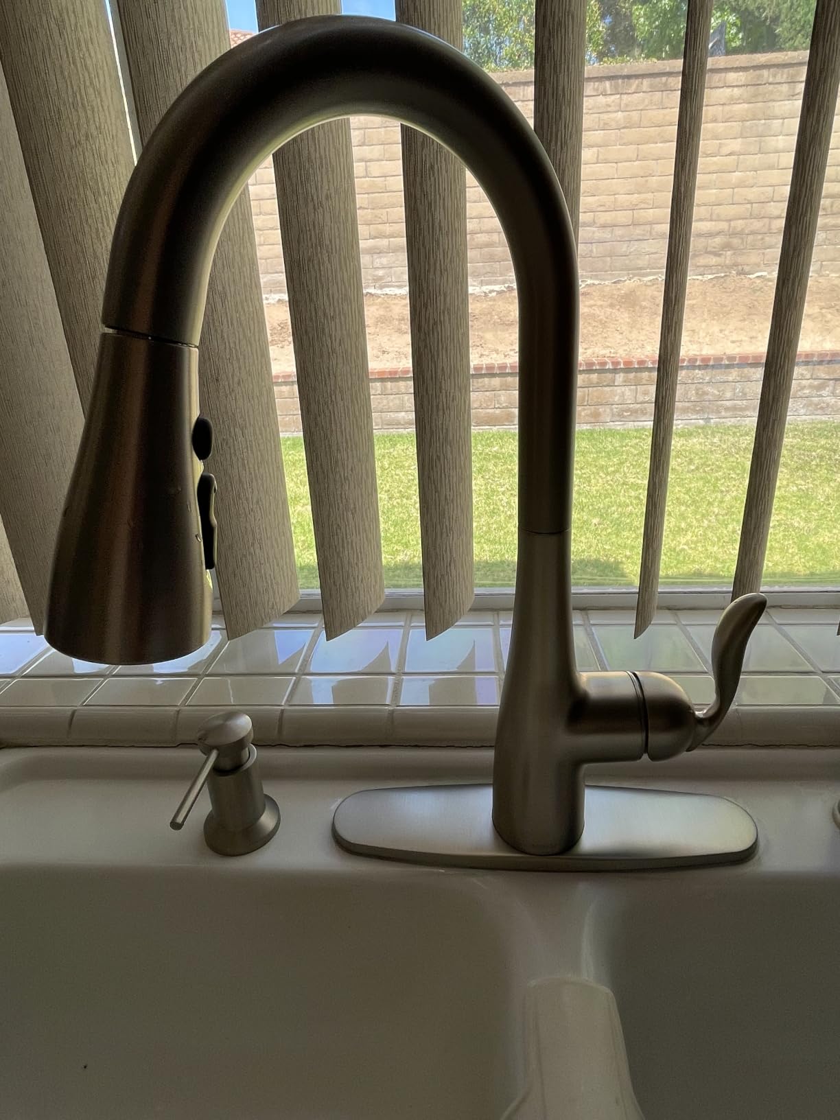 Moen Arbor Spot Resist Stainless One-Handle Pulldown Kitchen Faucet with Sprayer and a Reflex Docking System, Featuring Power Boost, 7594SRS customer photo 2