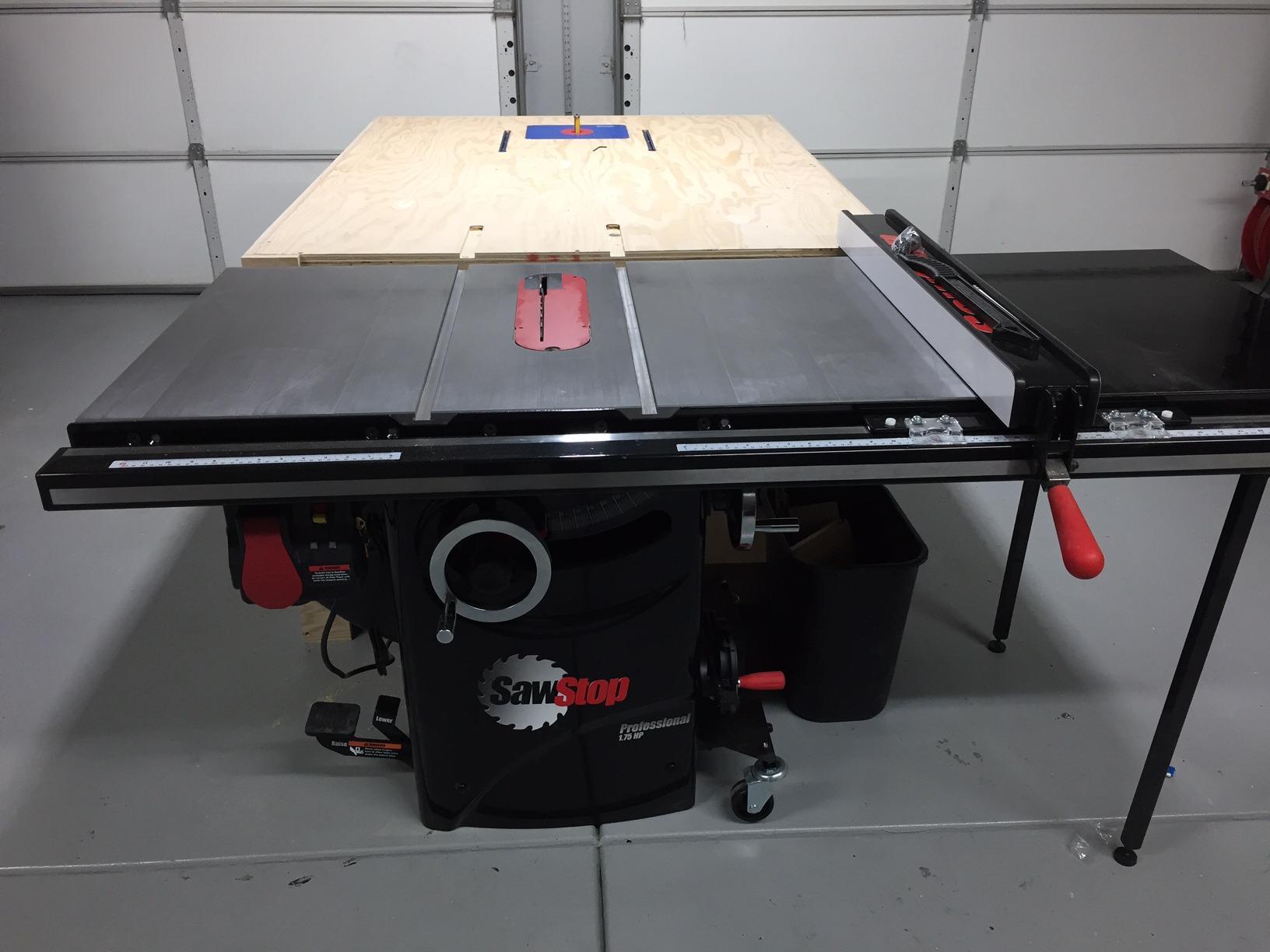 SawStop 10-Inch Professional Cabinet Saw, 1.75-HP, 36-Inch Professional TGlide Fence System (PCS175-TGP236) customer photo 2