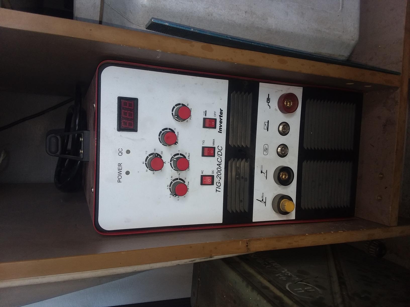 LOTOS TIG200ACDC 200A AC/DC Aluminum Tig Welder with DC Stick/Arc Welder, Square Wave Inverter with Foot Pedal and Argon Regulator 110/220V Dual Voltage Brown customer photo 1