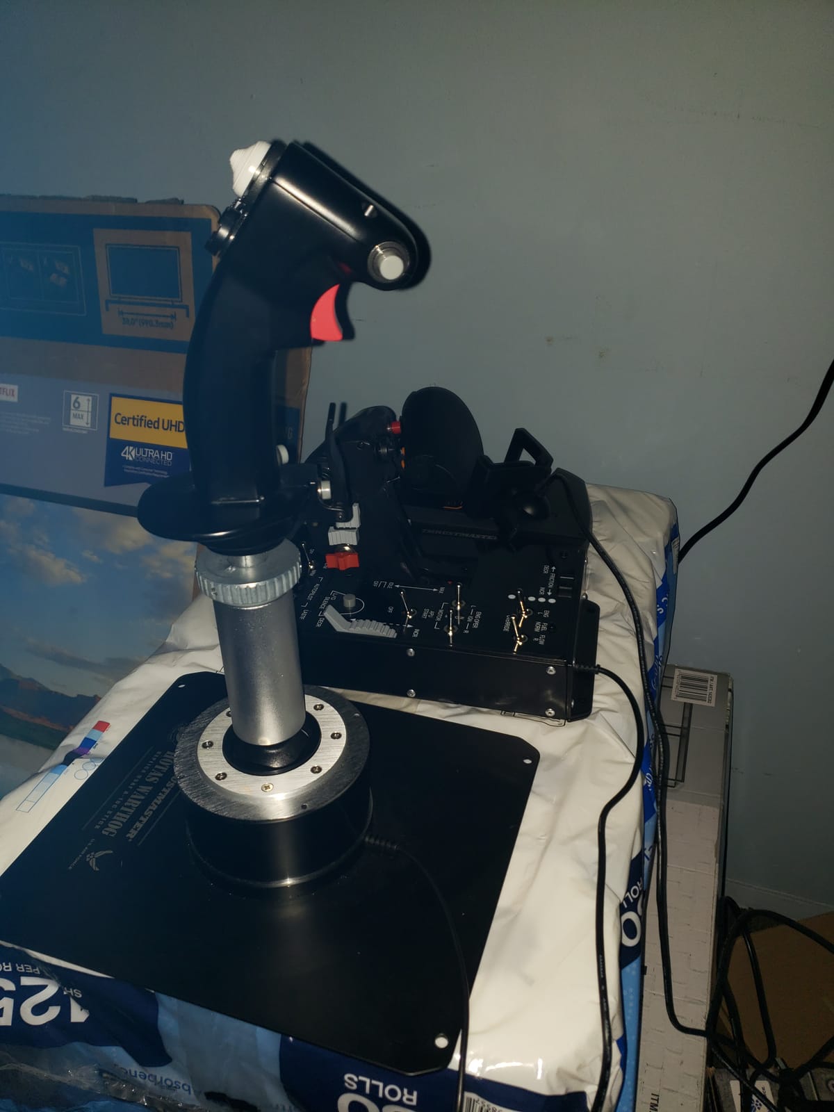 Thrustmaster HOTAS Warthog A-10C replica metal flight stick - PC | Hall-Effect 16-bit, detachable handle, 19 buttons, 3 hat switches, dual trigger, 6+ lb weighted base, T.A.R.G.E.T software customer photo 2