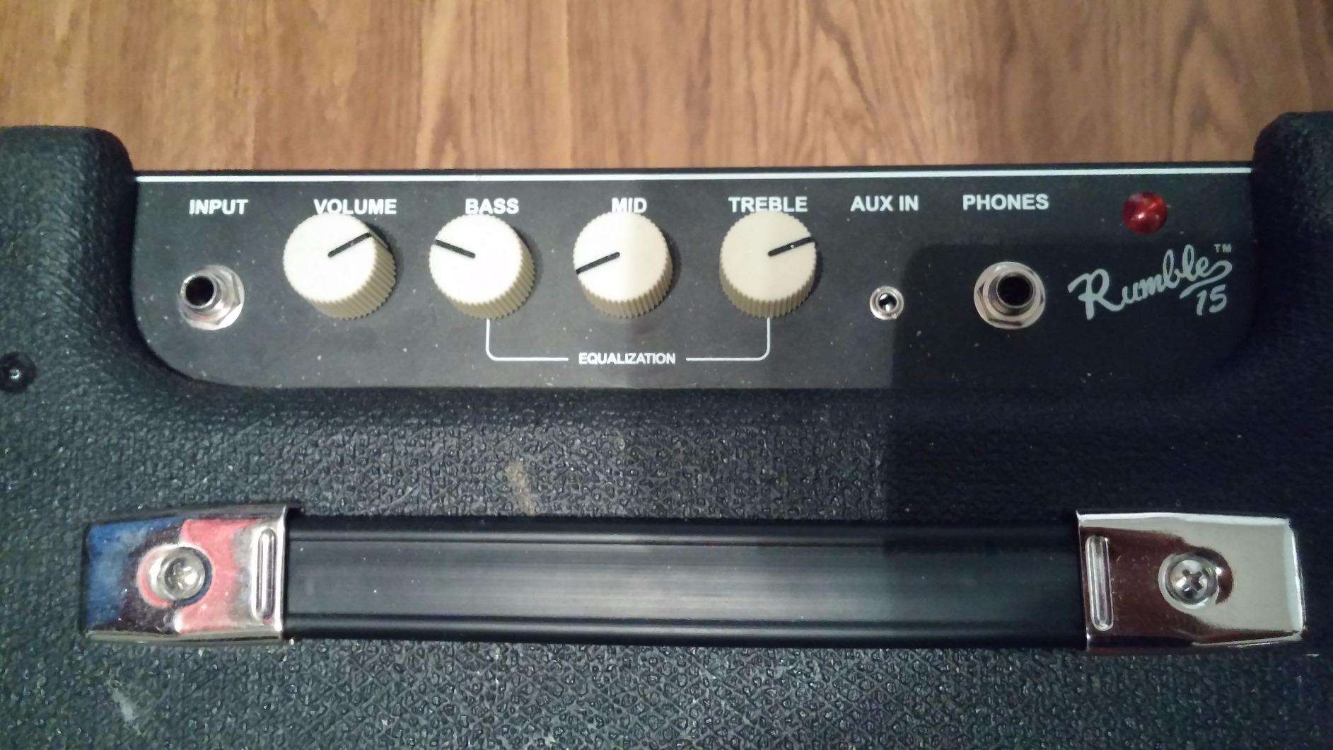 Fender Rumble 15 V3 Bass Guitar Amplifier, 15W Combo Amp customer photo 2